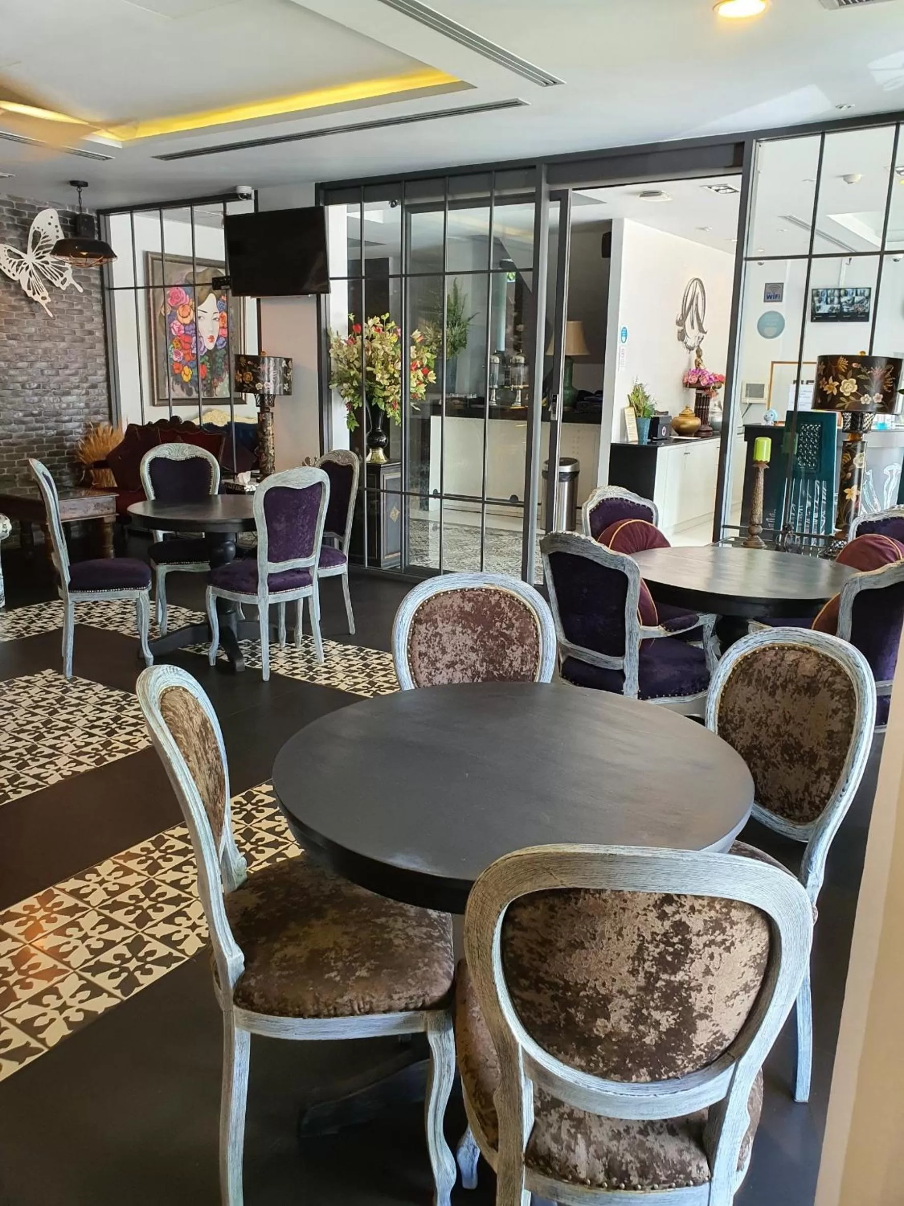 Restaurant/places to eat in Marigold Lanna