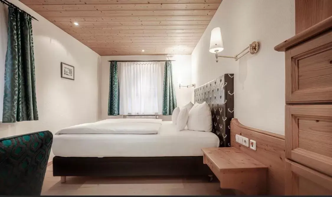 Standard Double Room in Hotel Adler Standard Double Room in Hotel Adler