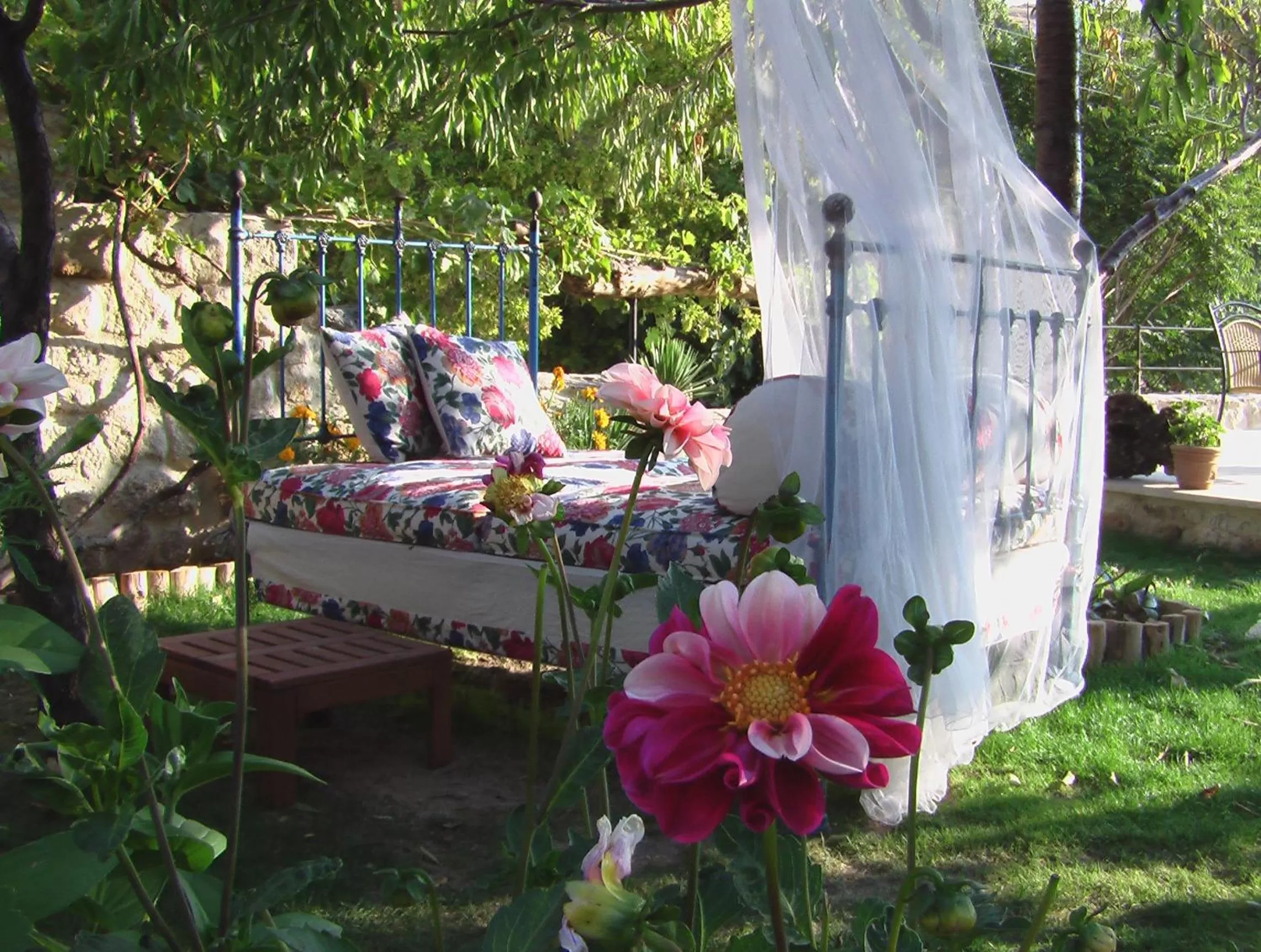 Garden in Melekler Evi Cave Hotel