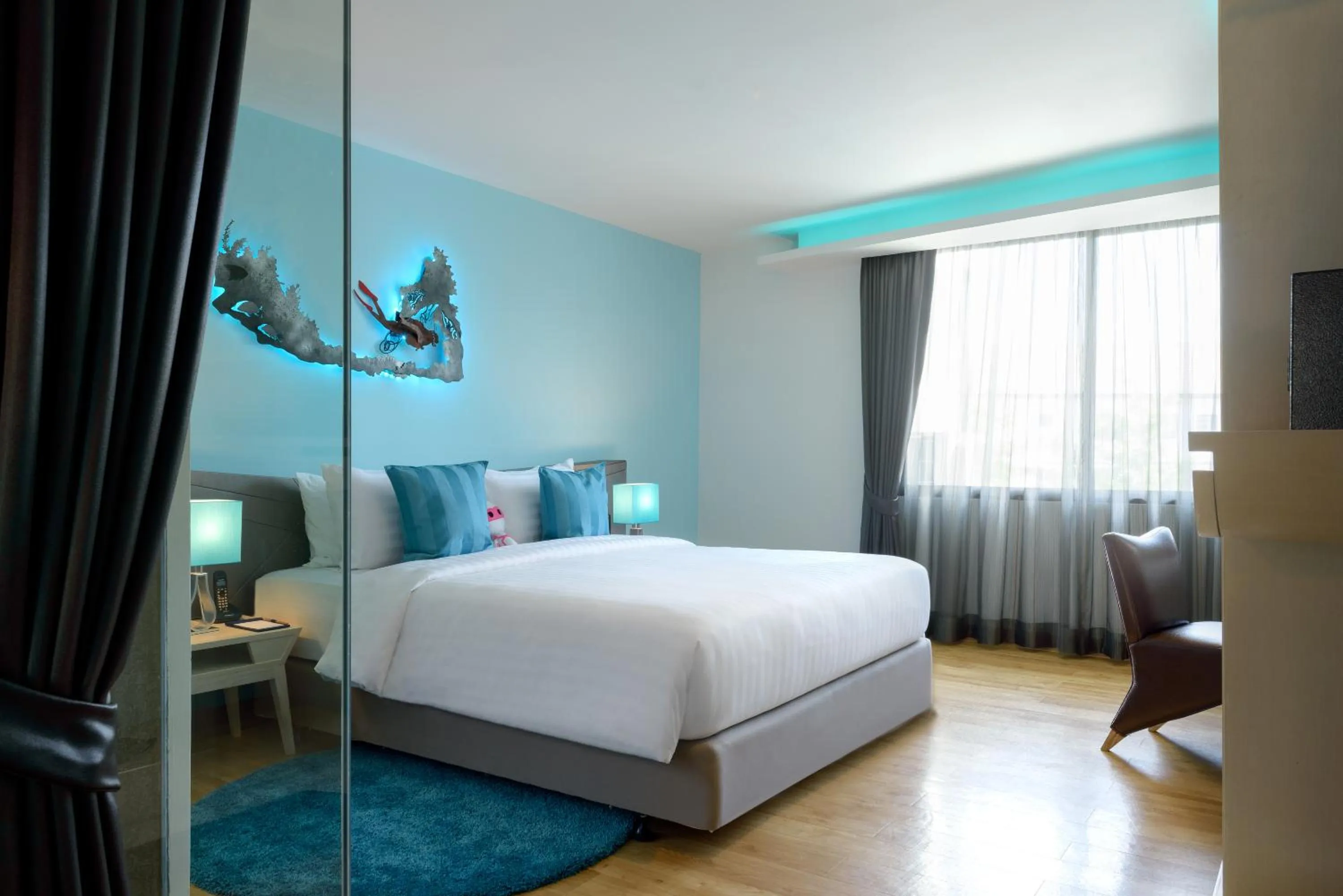 Photo of the whole room, Bed in The Xtreme Suites