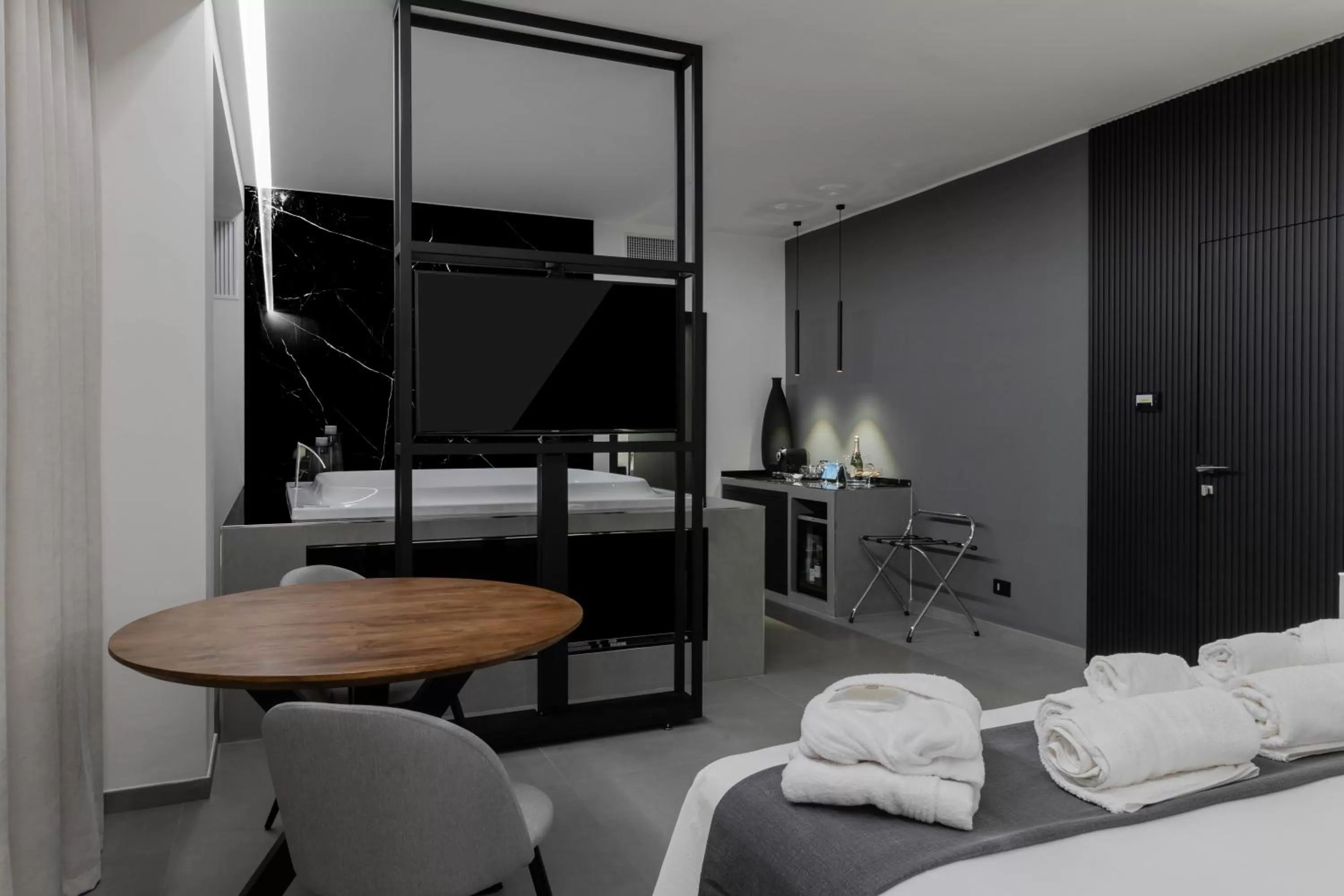 TV and multimedia, Bed in Suite Palermo Apartment