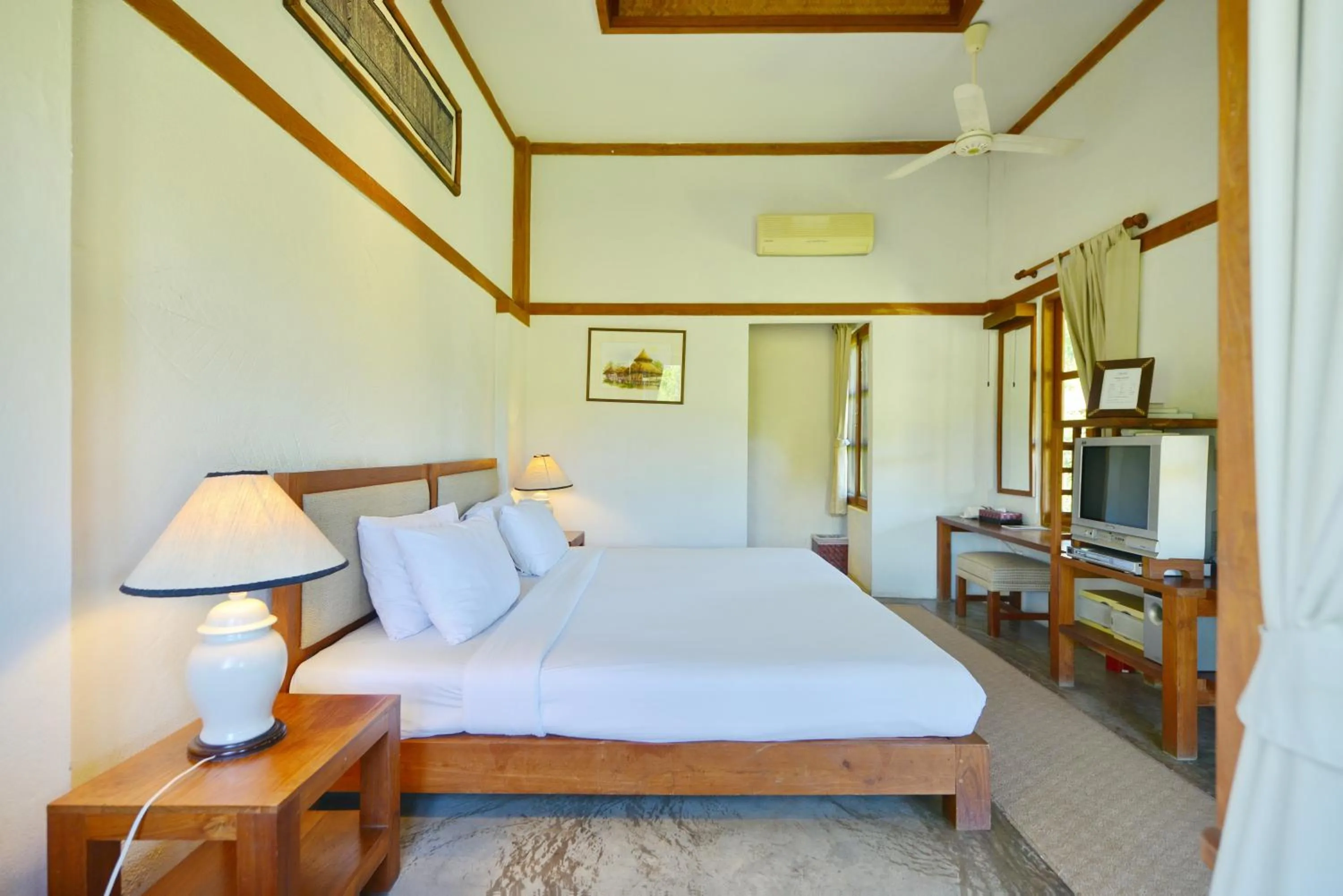 Photo of the whole room, Bed in Belle Villa Resort, Pai