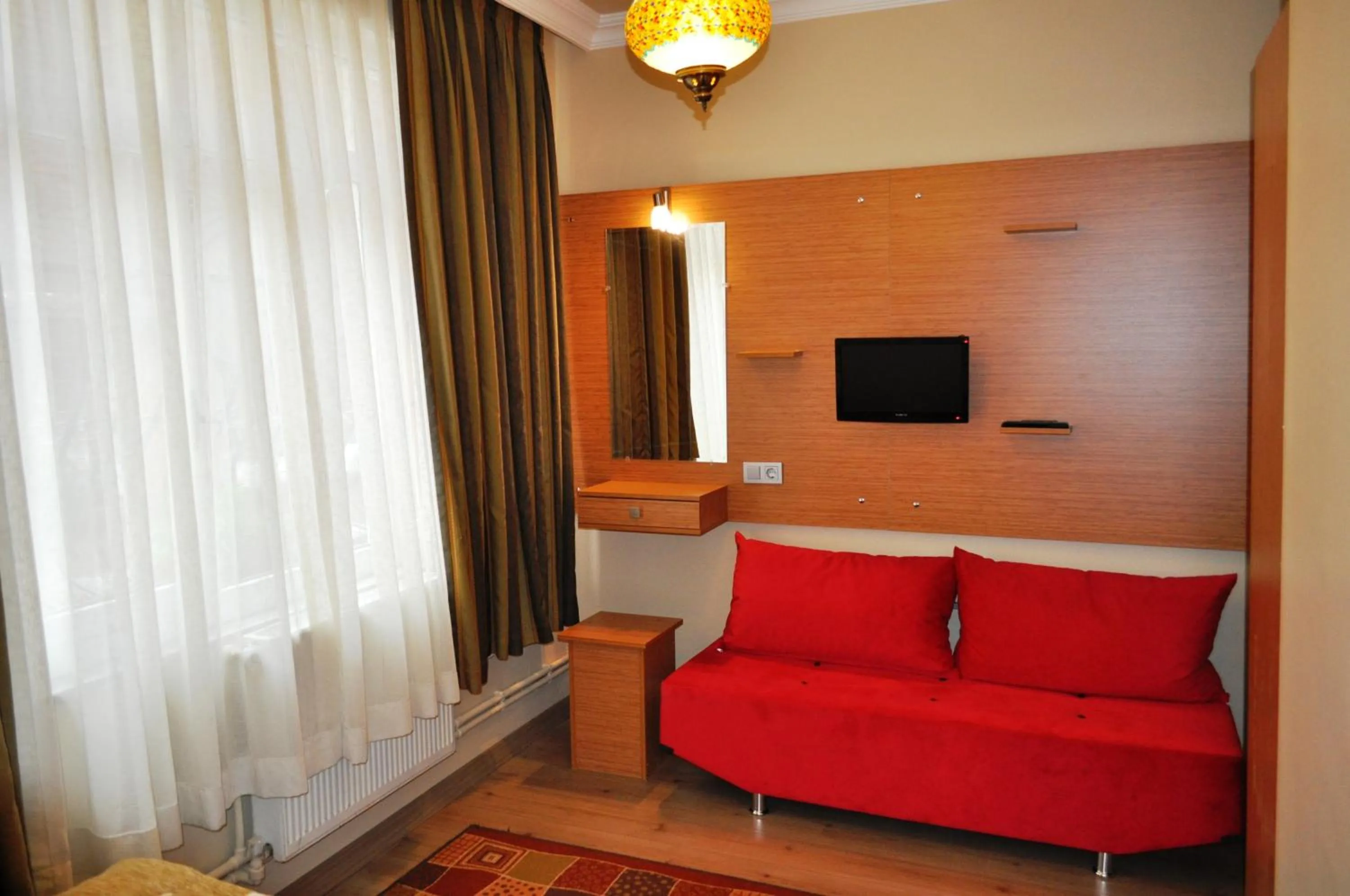 TV and multimedia in Antique Hostel