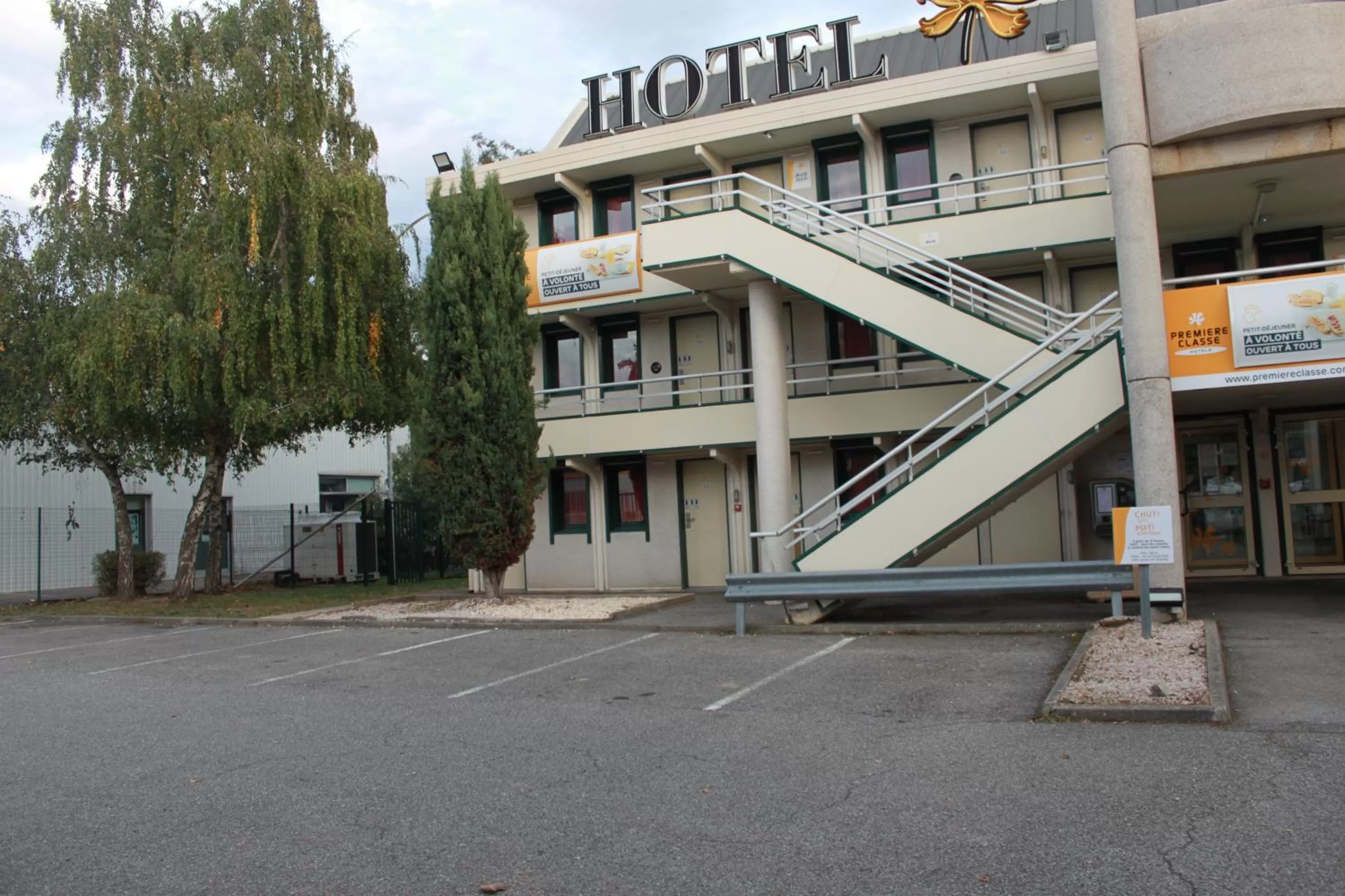 Property building in Hôtel Premiere Classe Pamiers