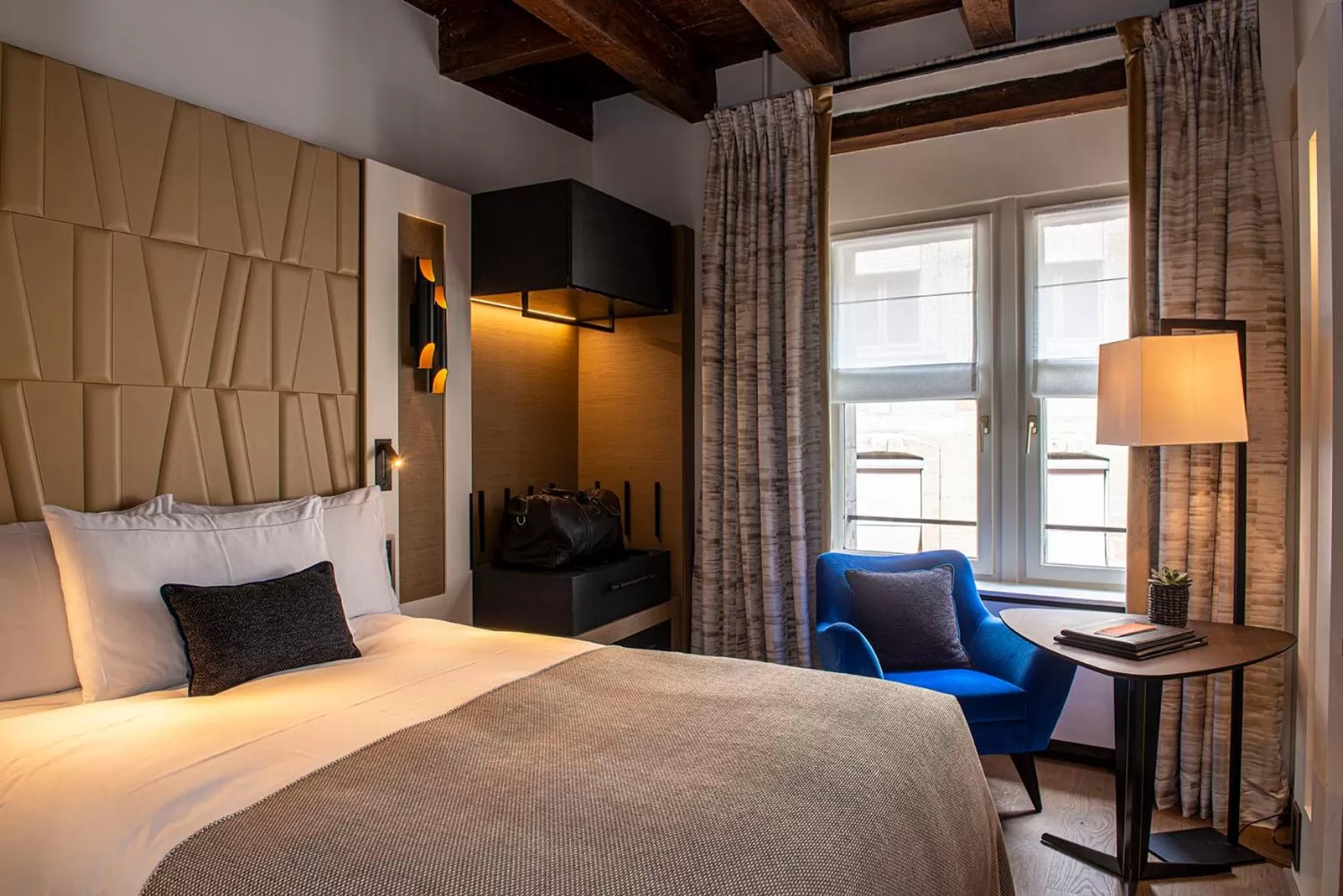 Photo of the whole room, Bed in Hôtel Les Armures