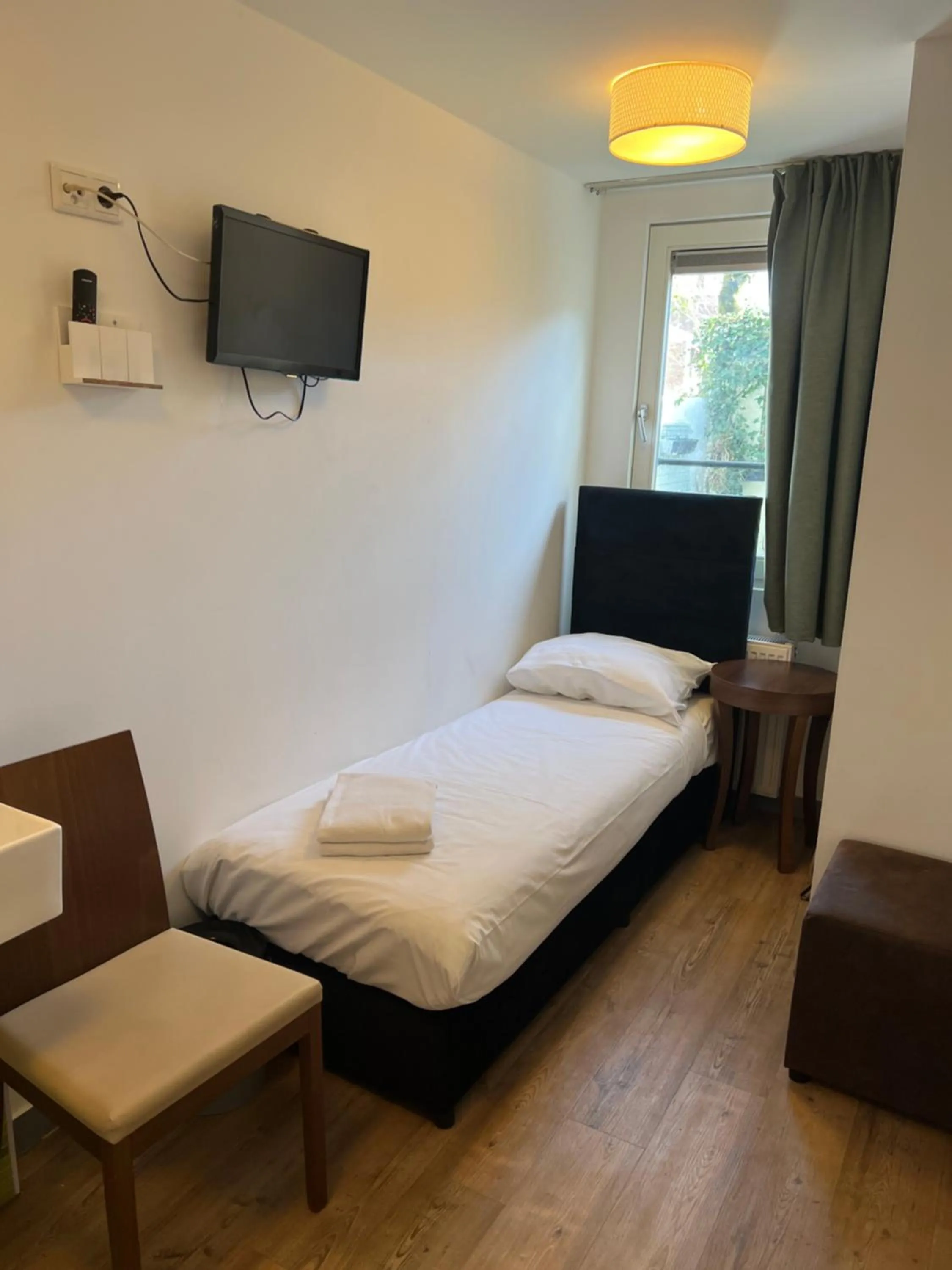 Bed in MAX Hotel Amsterdam