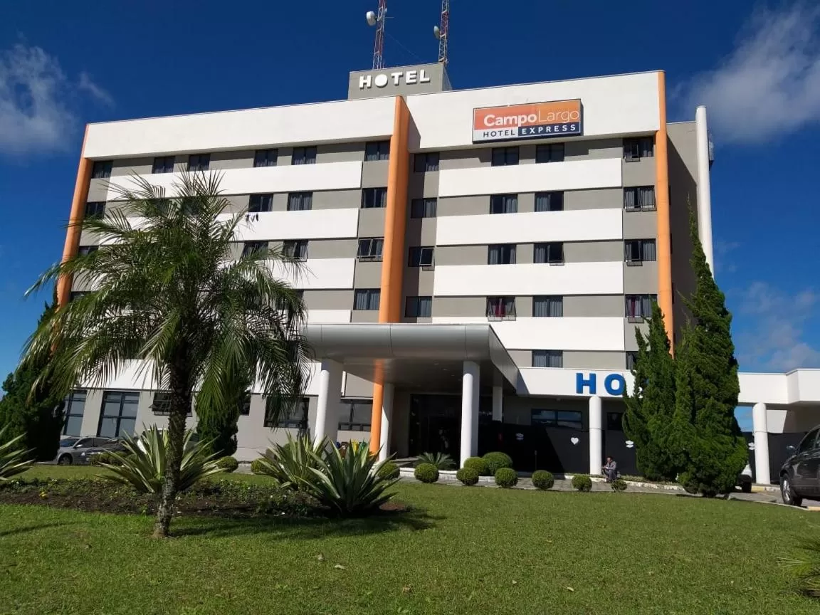 Facade/entrance in Hotel Campo Largo Express