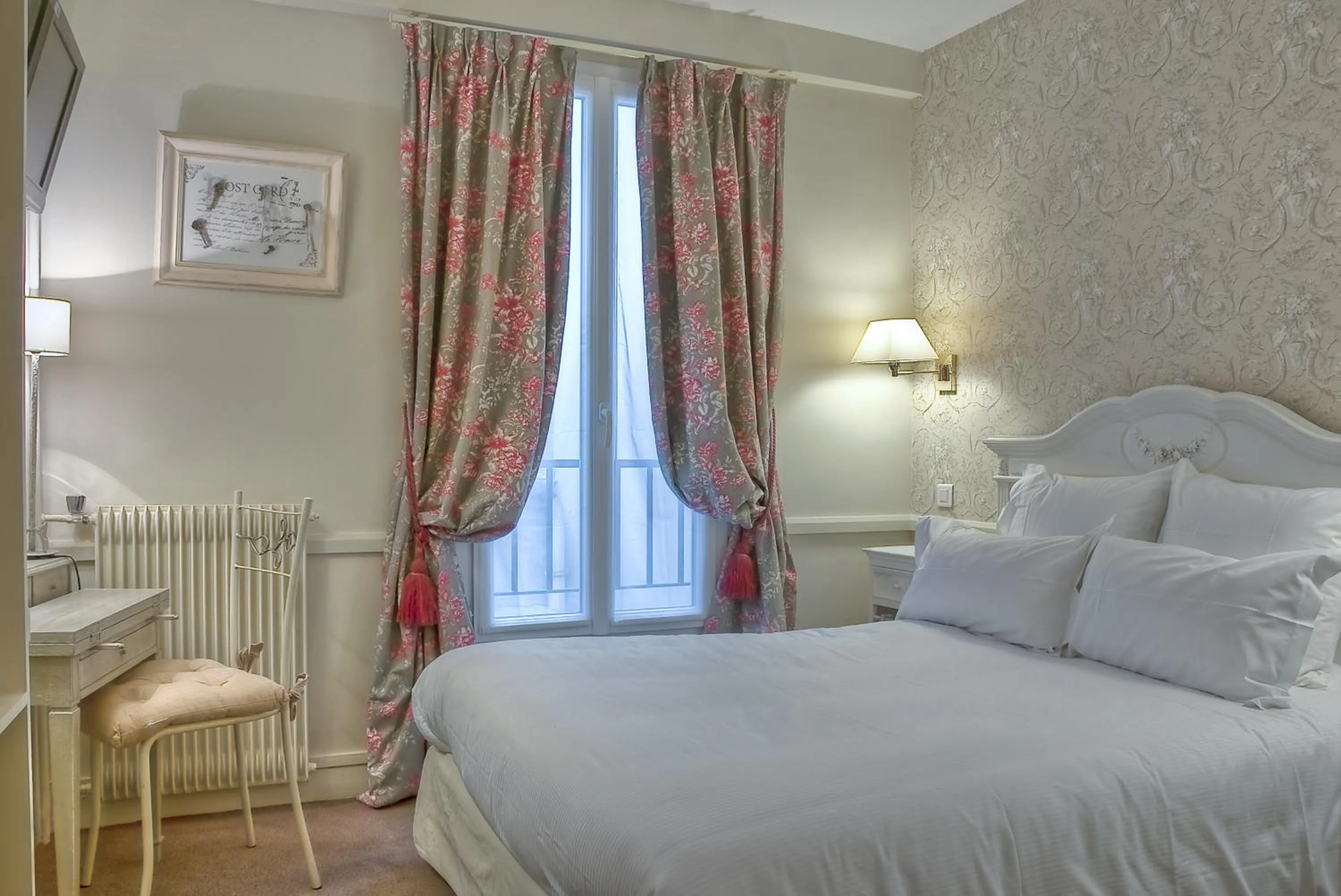 Photo of the whole room, Bed in Hôtel de la Motte Picquet