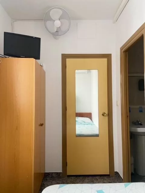 TV/Entertainment Center in Hotel Arce