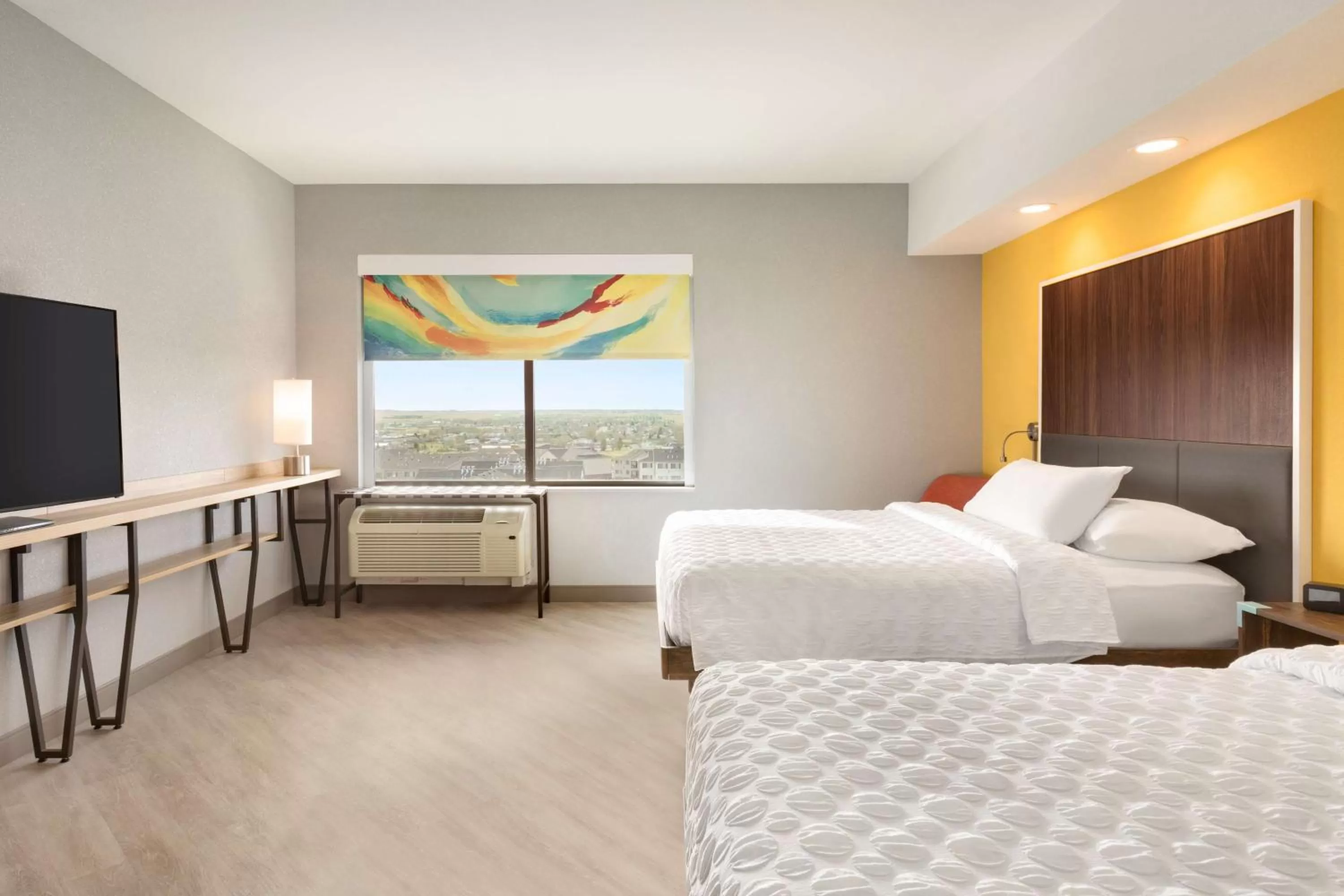 Bedroom, Bed in Tru By Hilton Cheyenne