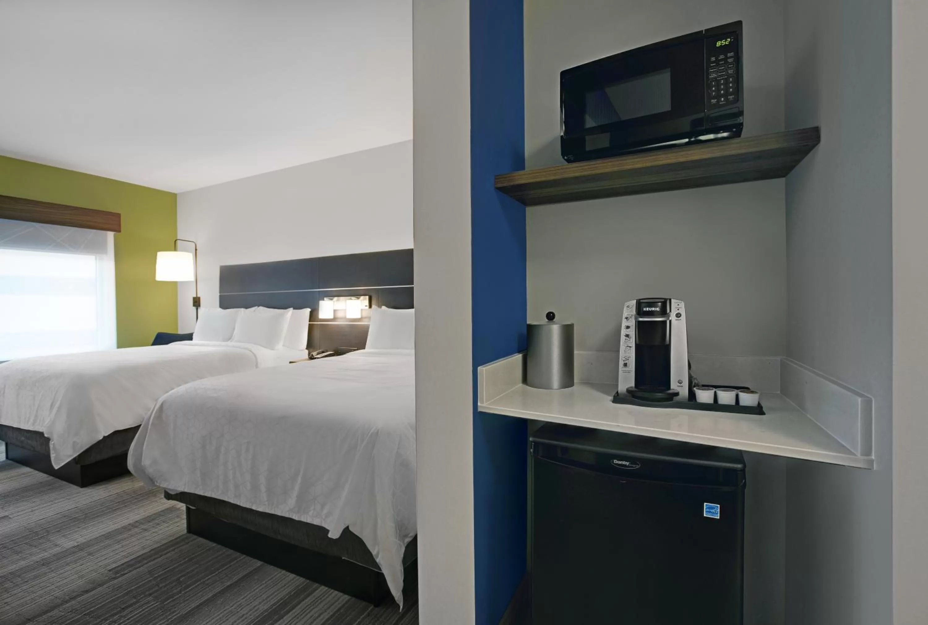 Photo of the whole room, Bed in Holiday Inn Express - Milwaukee Downtown by IHG
