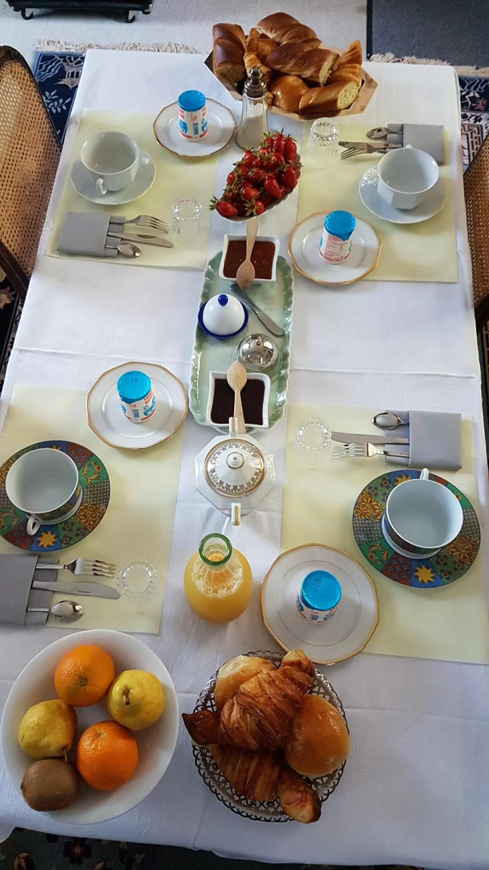 Continental breakfast in Le Manoir de la Bigotière