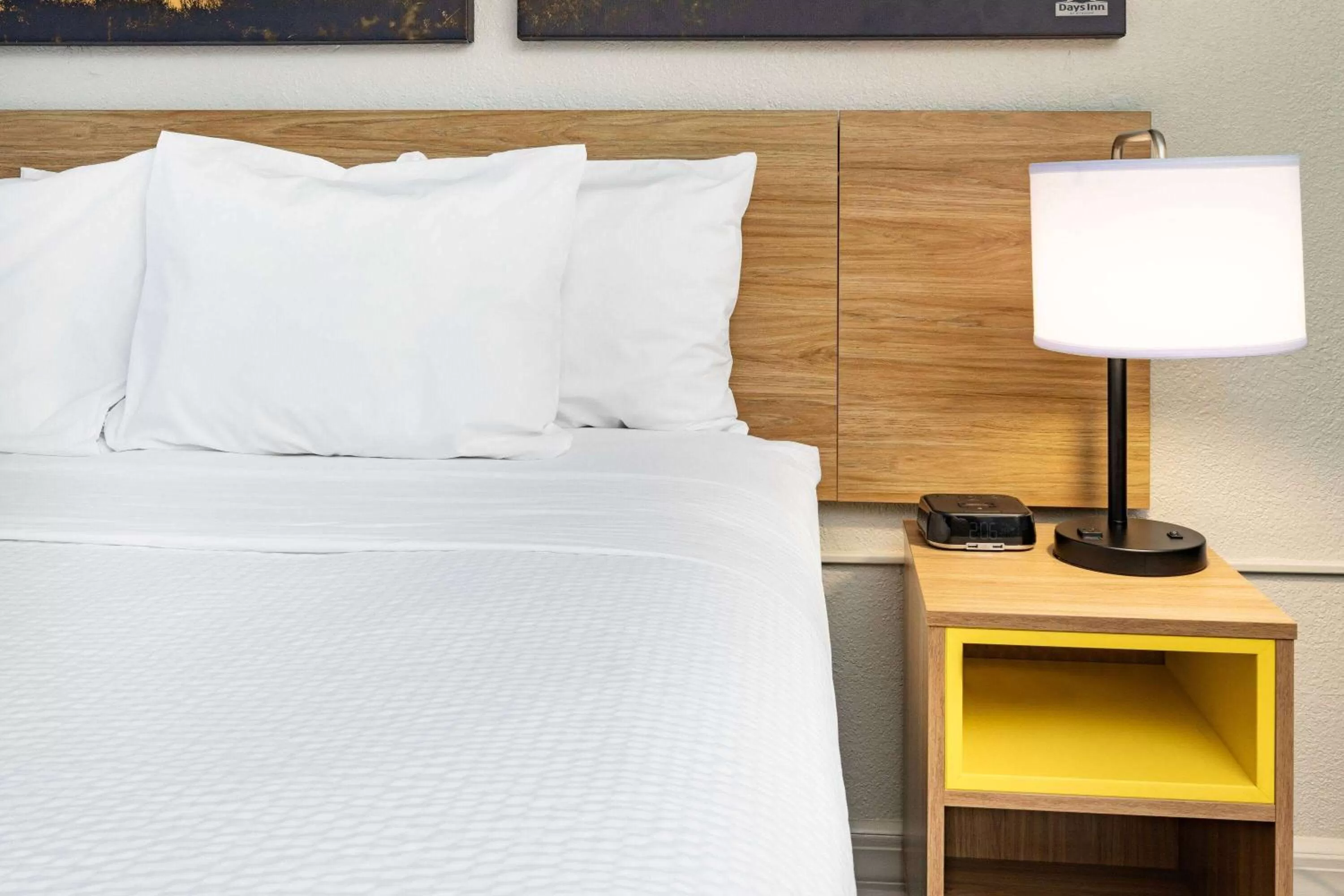 Photo of the whole room, Bed in Days Inn by Wyndham Del Rio