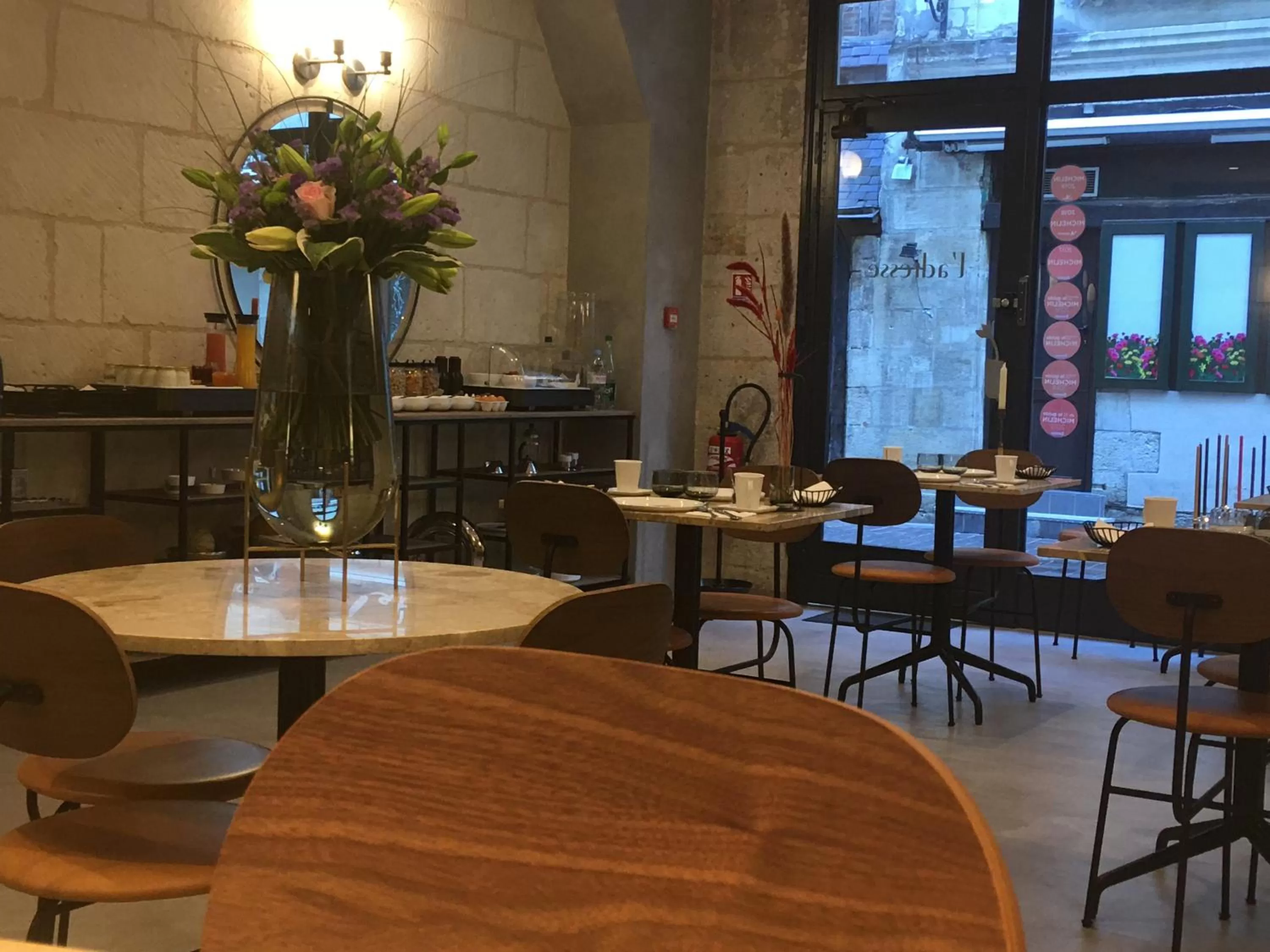 Restaurant/places to eat in Hôtel L'Adresse