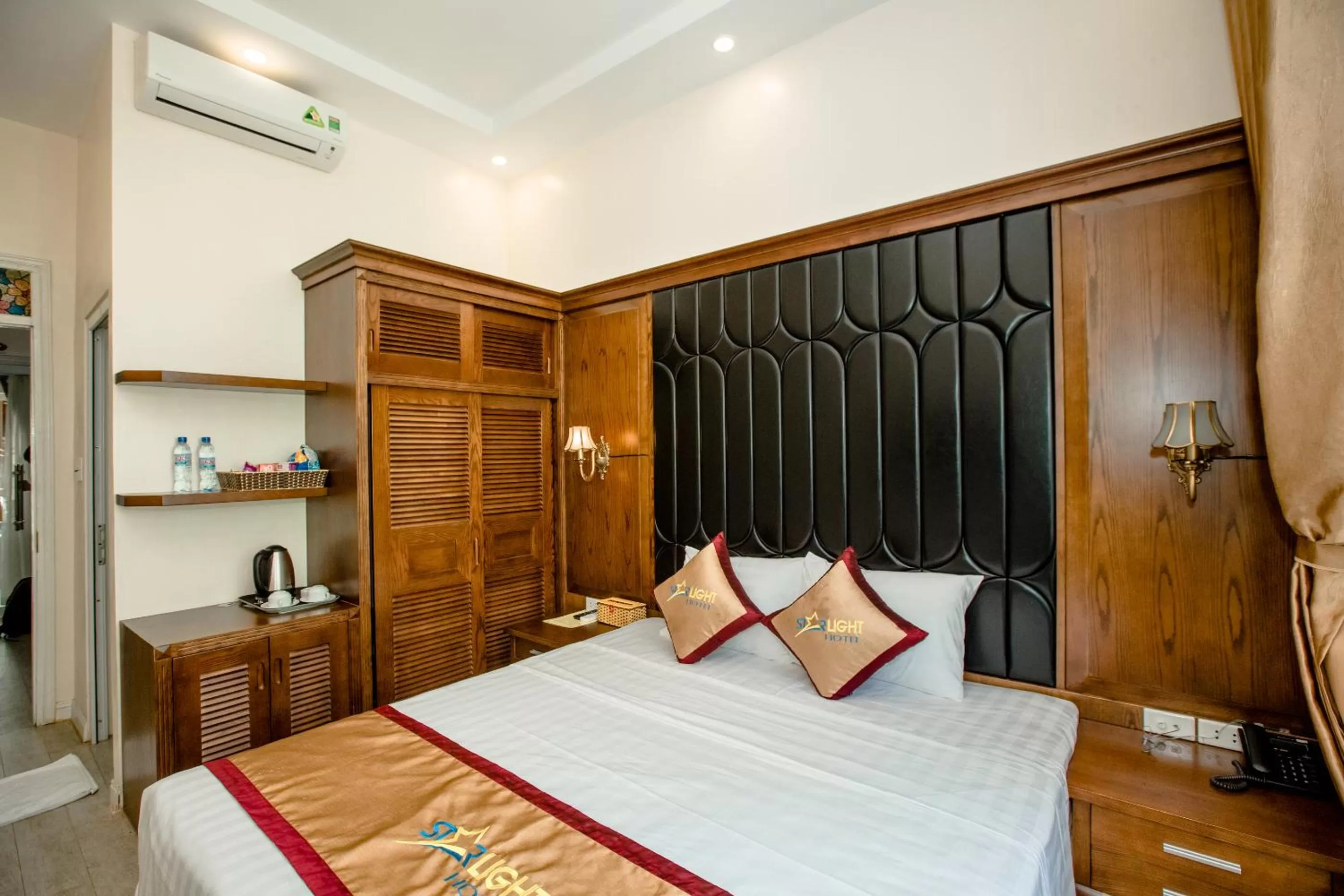 Bed in HaLong Starlight Inn & Travel