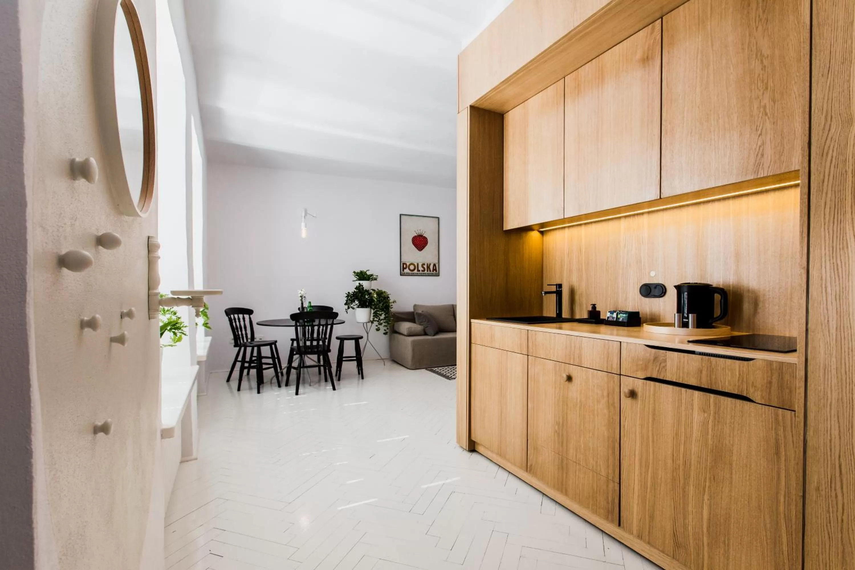 Communal lounge/ TV room, Kitchen/Kitchenette in Apartamenty Browar Perła - Perła Brewery Apartments