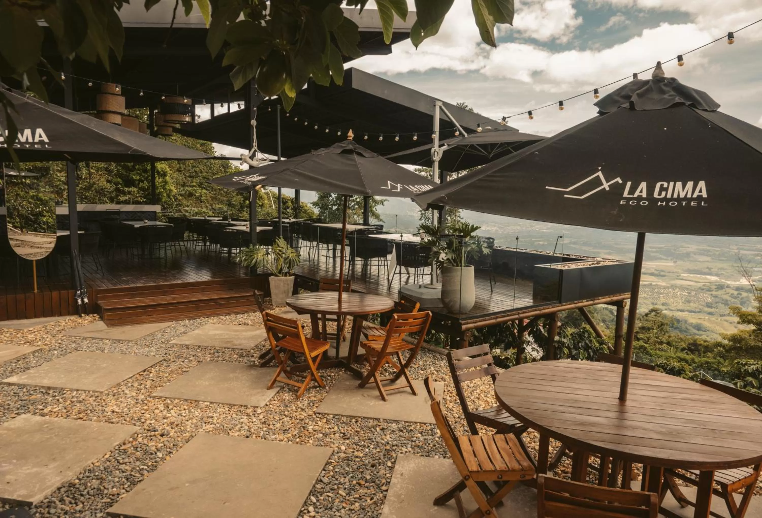 Restaurant/Places to Eat in La Cima Eco Hotel