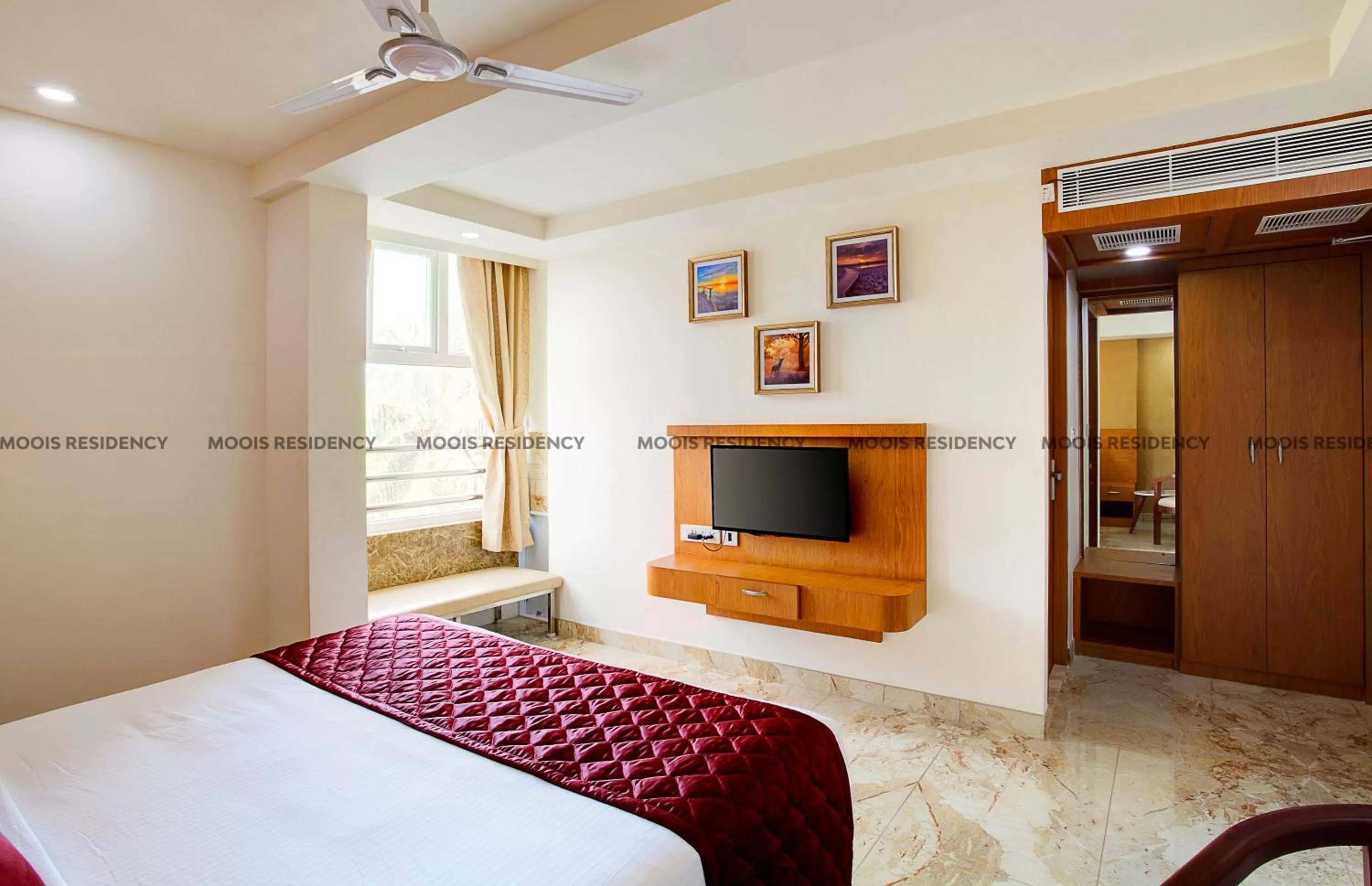 Bed in Moois Residency