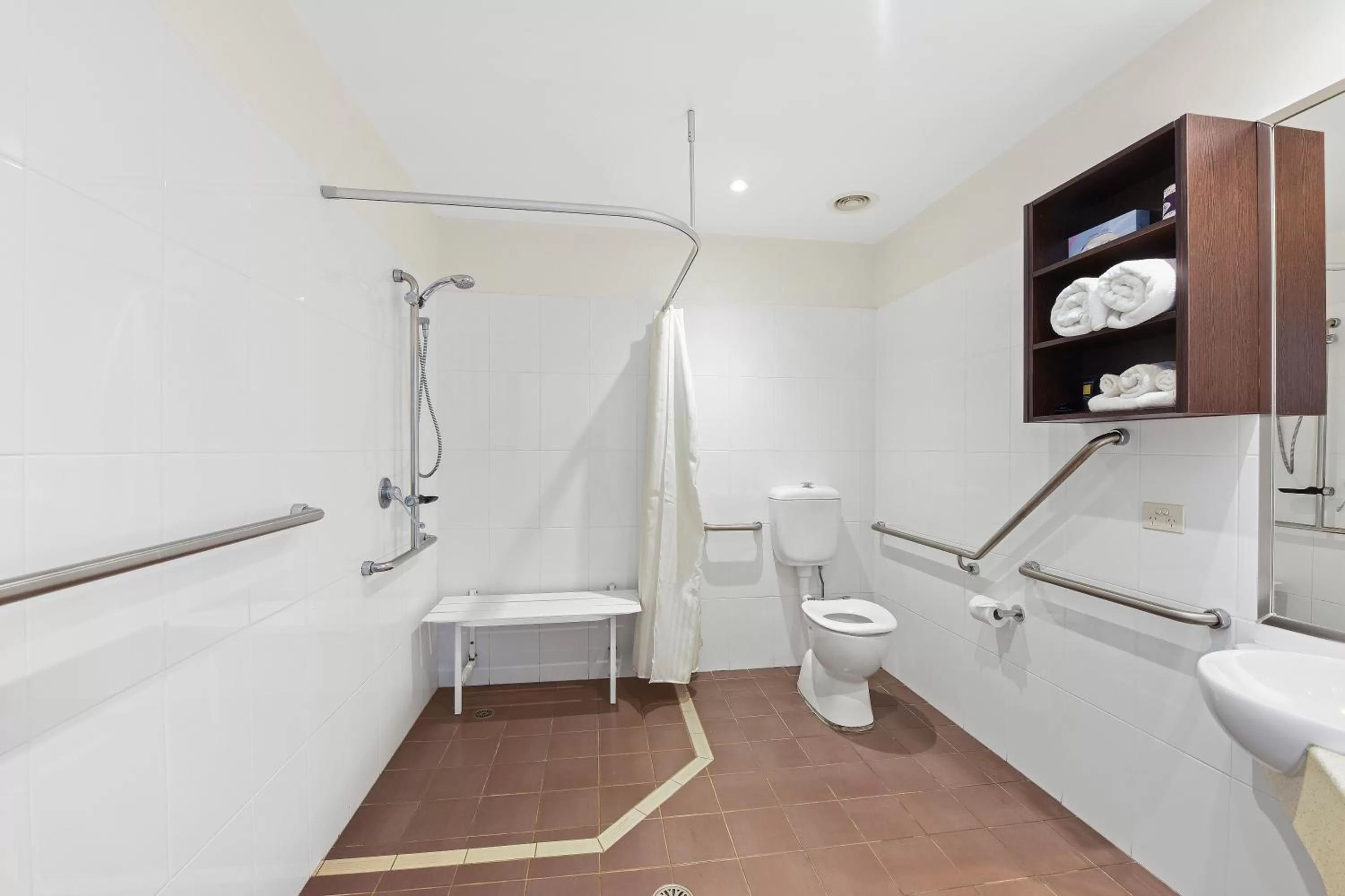 Bathroom in Mantra Quayside Port Macquarie
