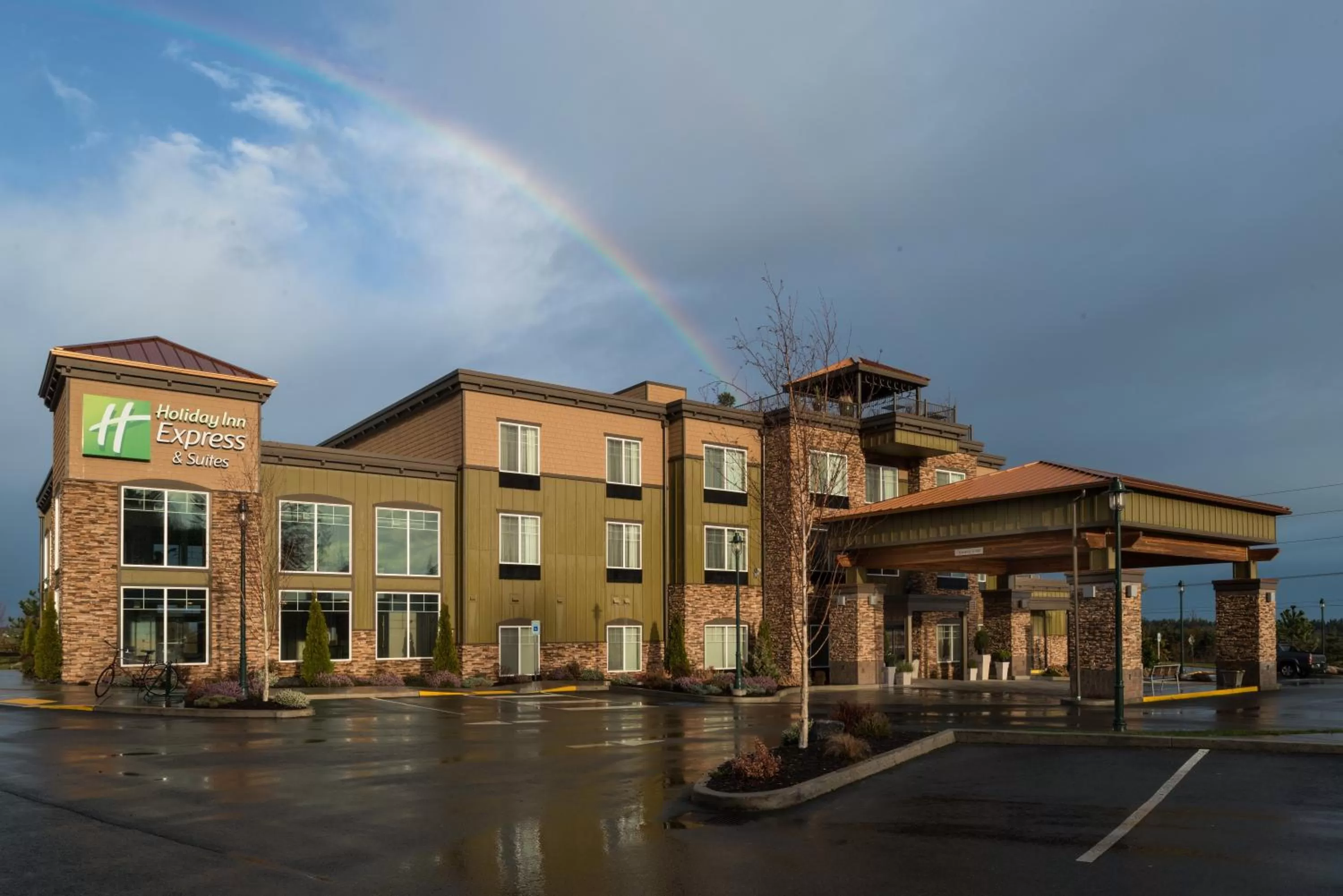 Property building in Holiday Inn Express Hotel & Suites North Sequim by IHG