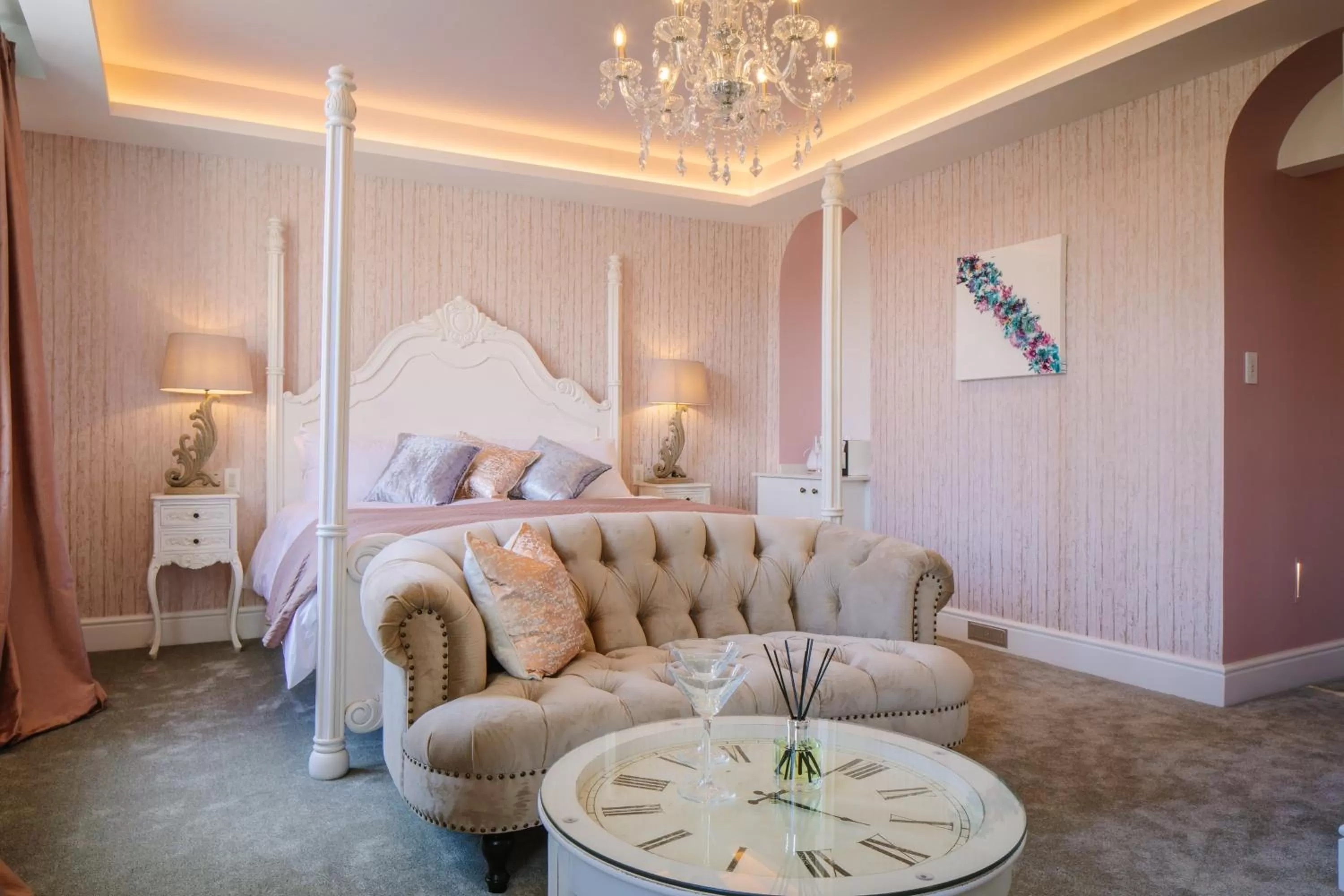 Photo of the whole room, Bed in Absoluxe Suites