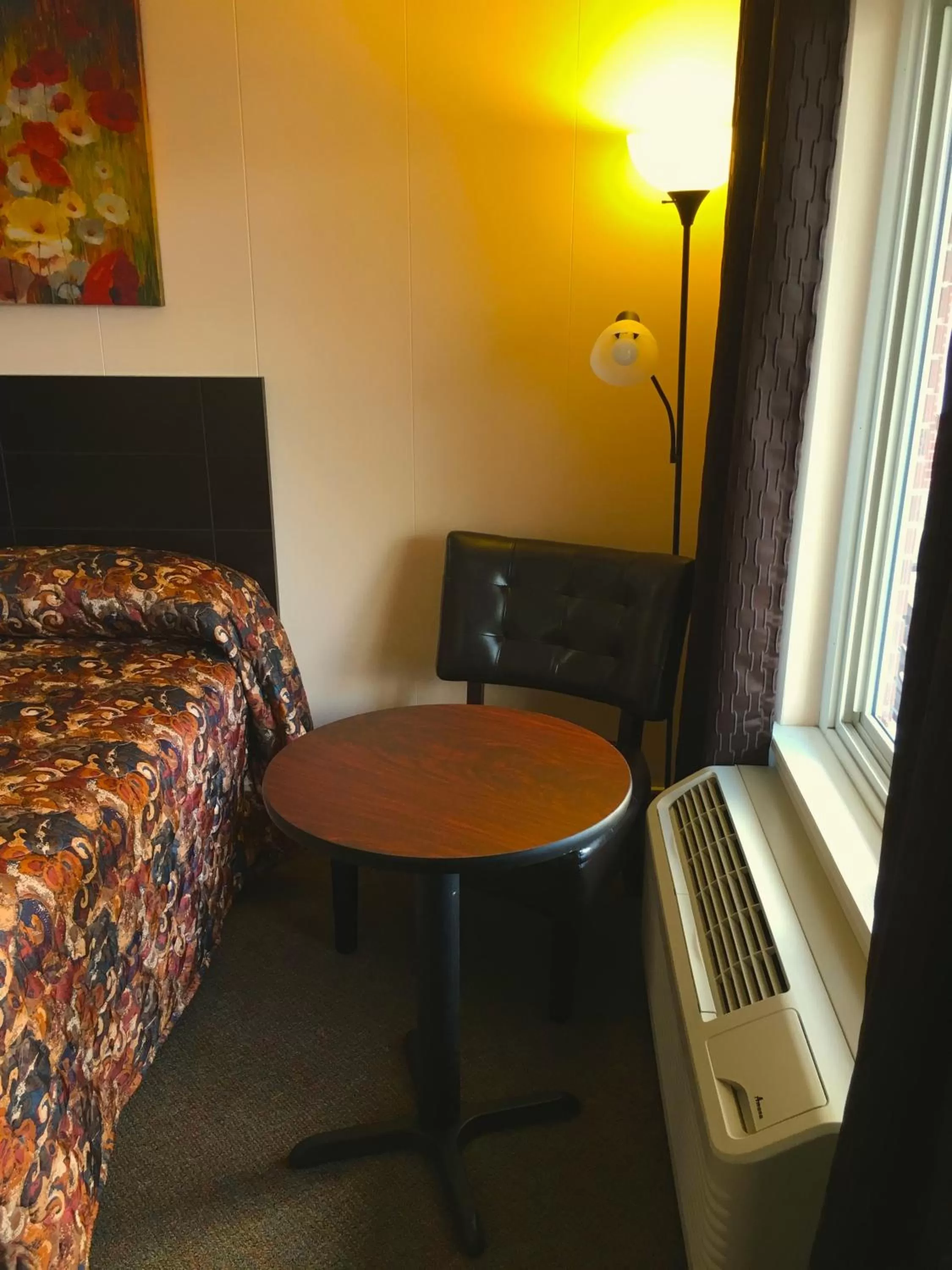 Other, Bed in Oak Mar Motel