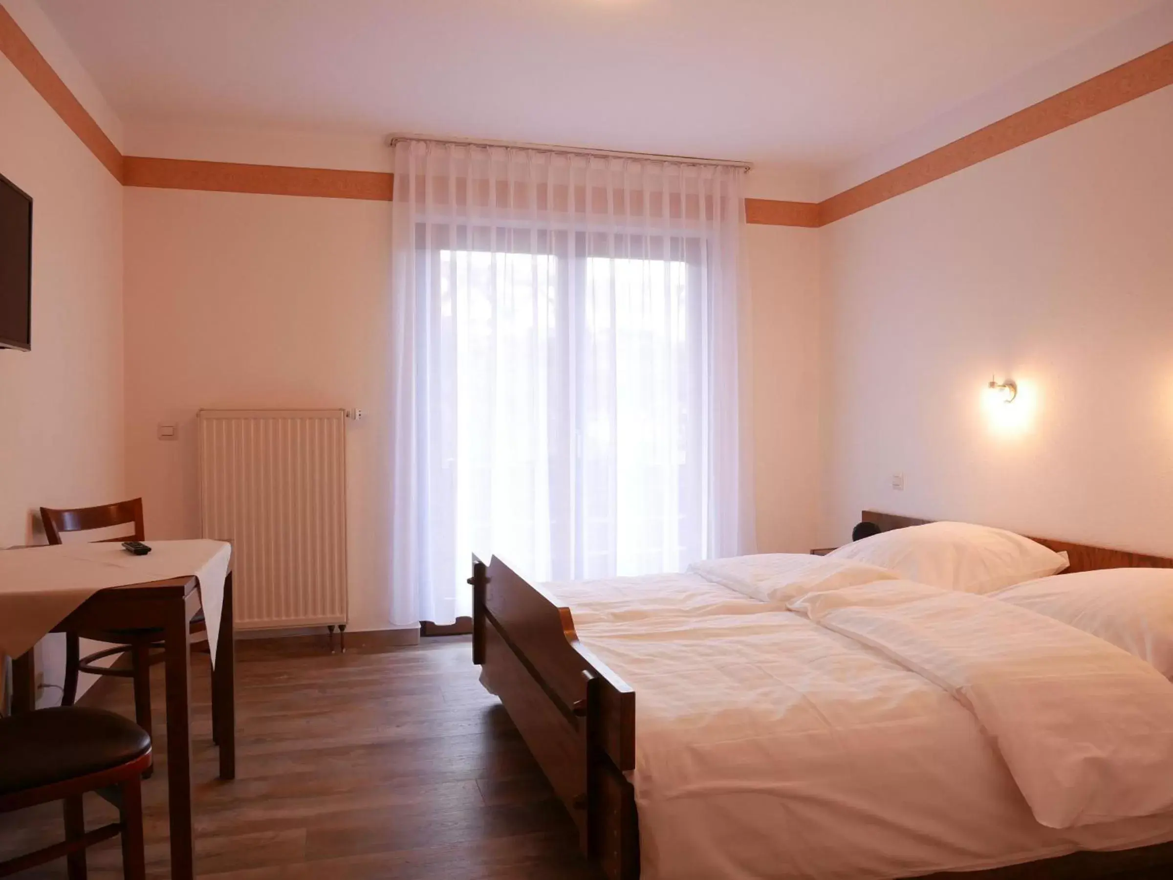 Double Room with Balcony in Gasthaus Engel Double Room with Balcony in Gasthaus Engel
