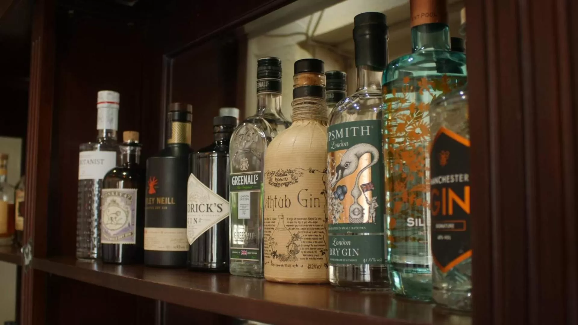 Alcoholic drinks in The Broadway Hotel