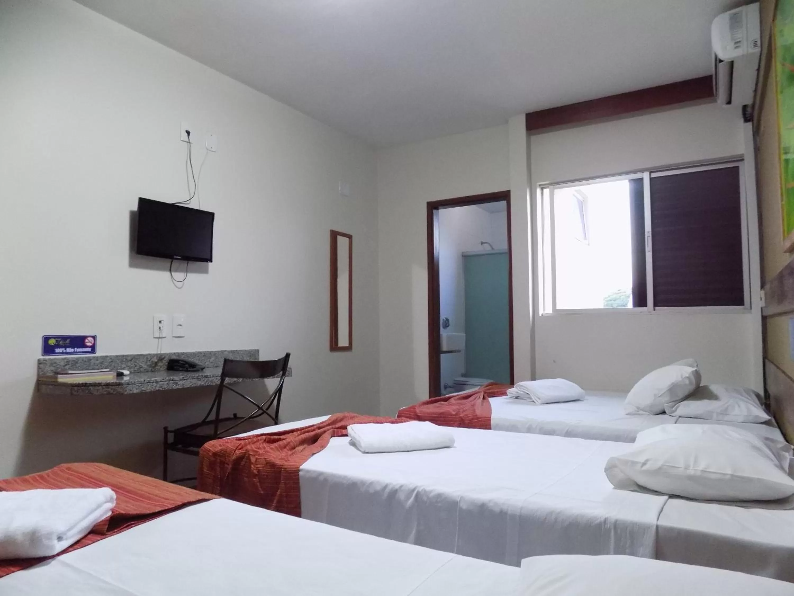 Standard Quadruple Room in Hotel Apollo