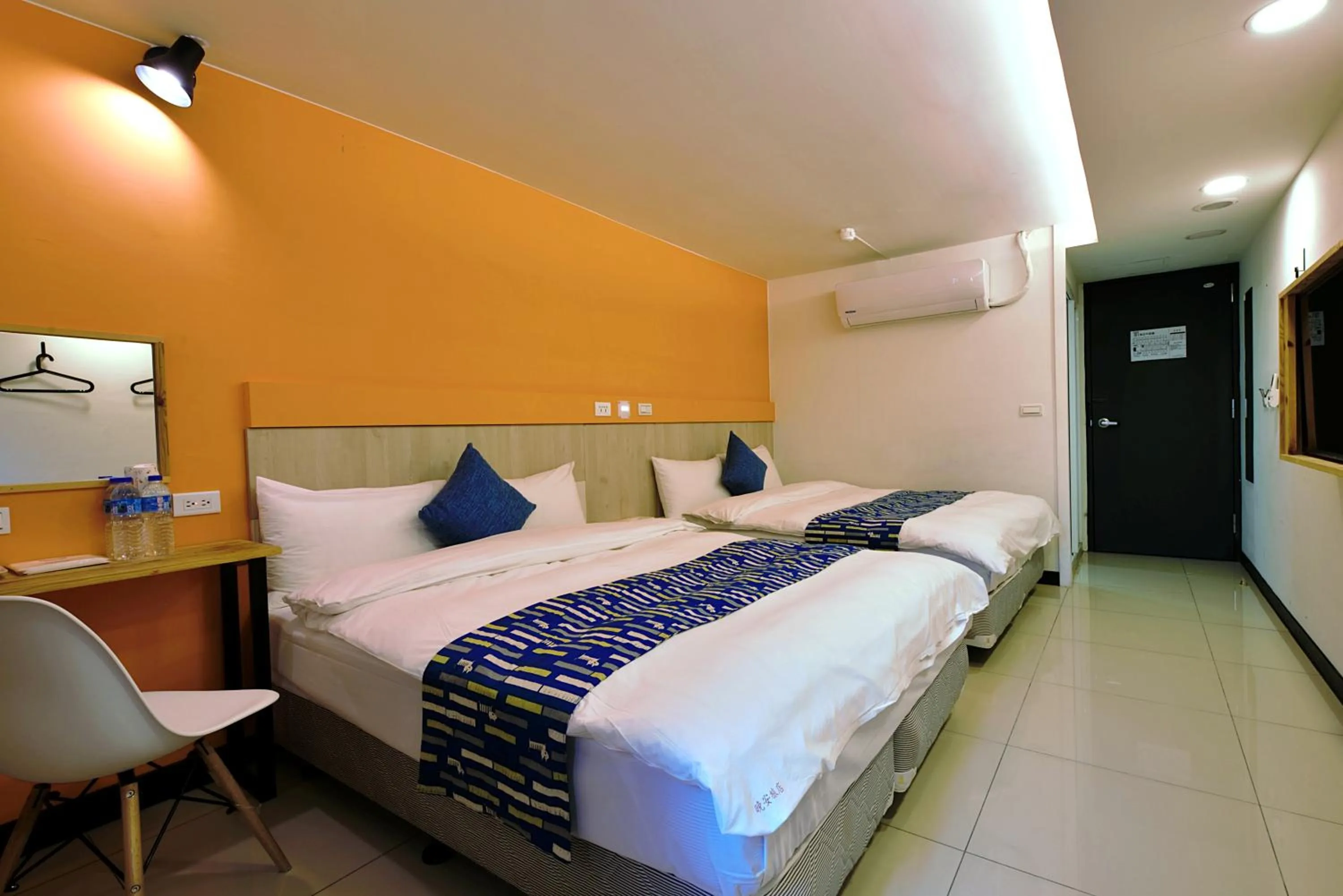 Bed in Good Night Hotel