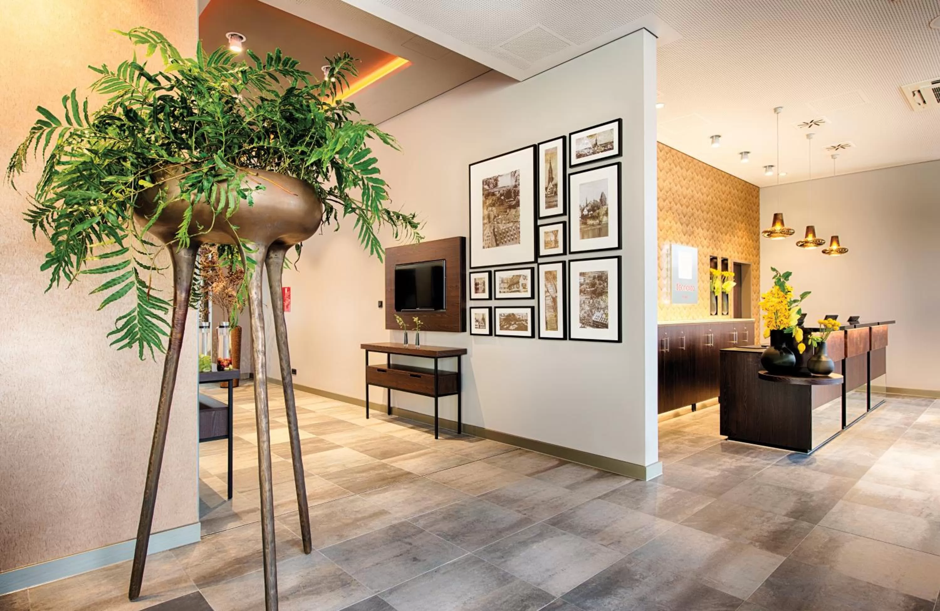 Lobby or reception in Leonardo Royal Hotel Ulm