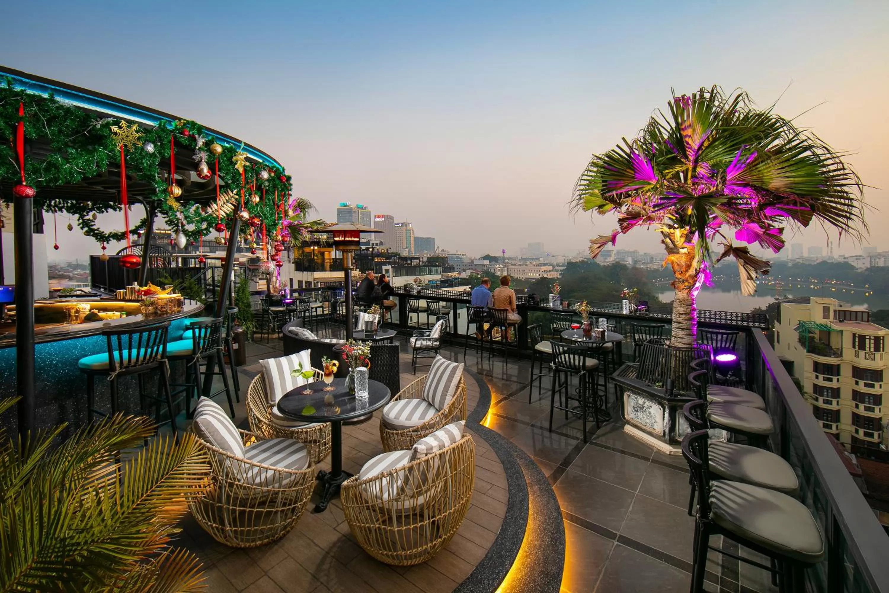 Restaurant/places to eat in Lucien Hanoi Lakeside Hotel & Rooftop