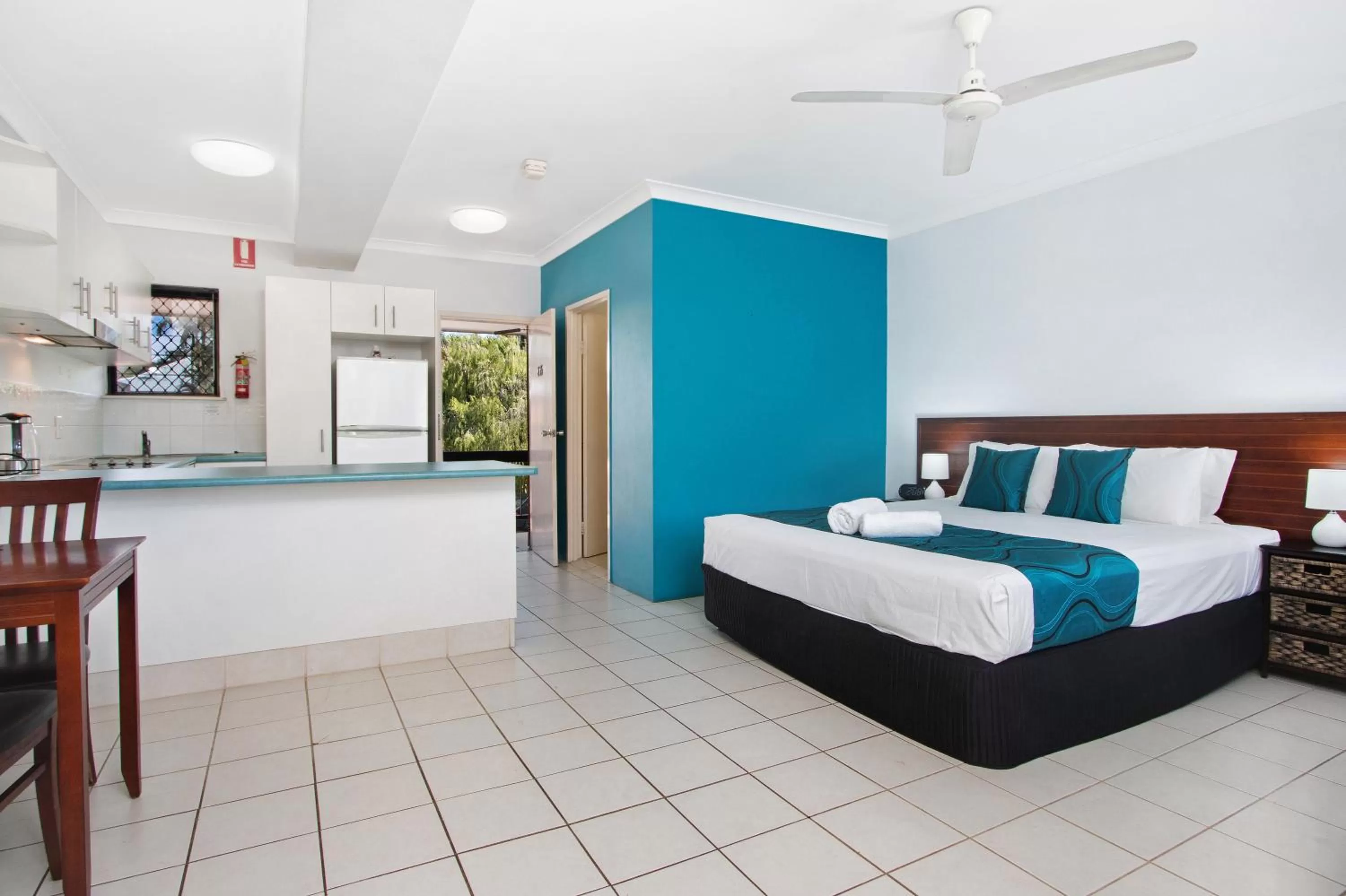 Bedroom, Bed in Cairns City Palms