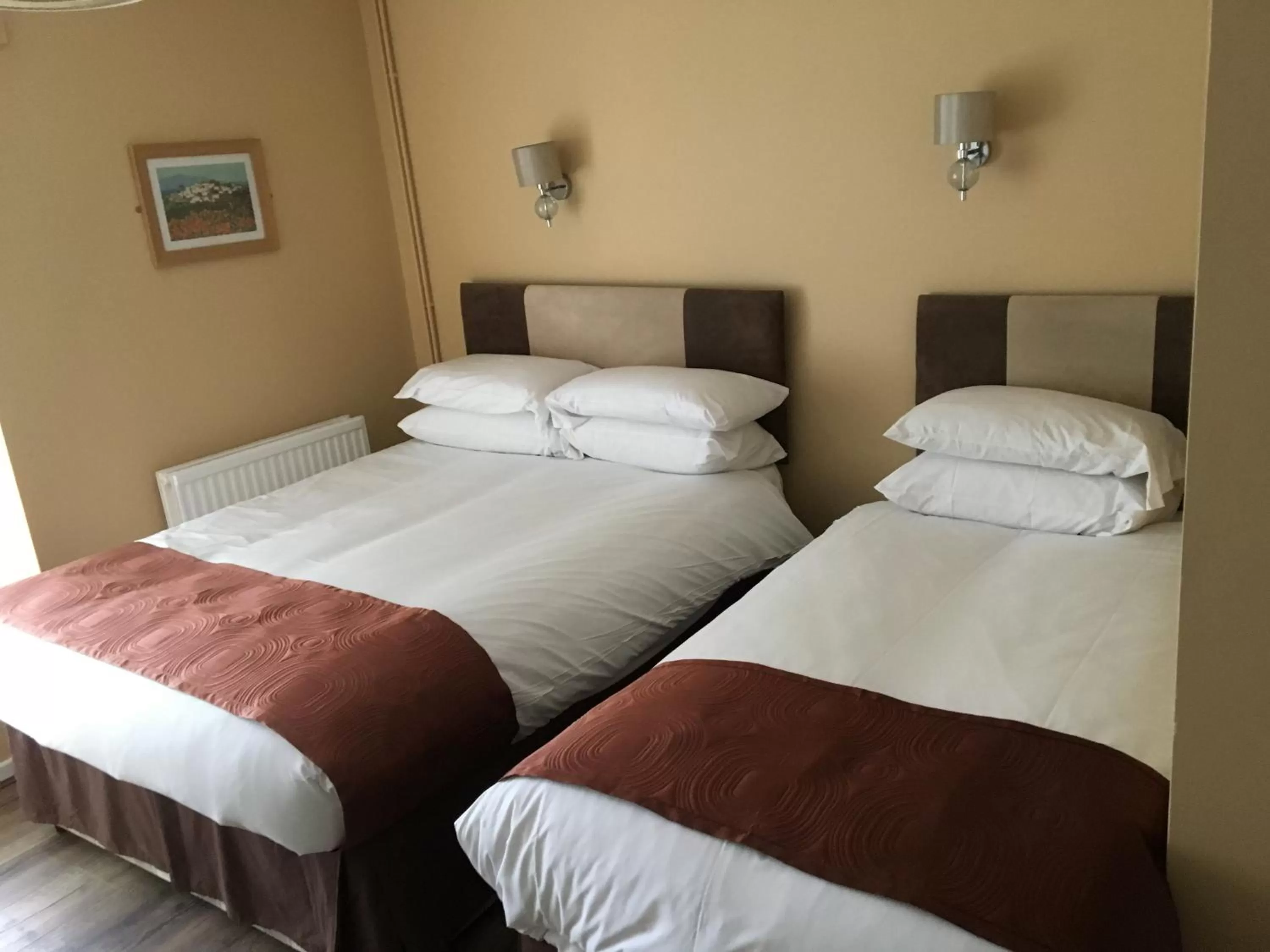Bed in The Ynyscedwyn Arms Hotel