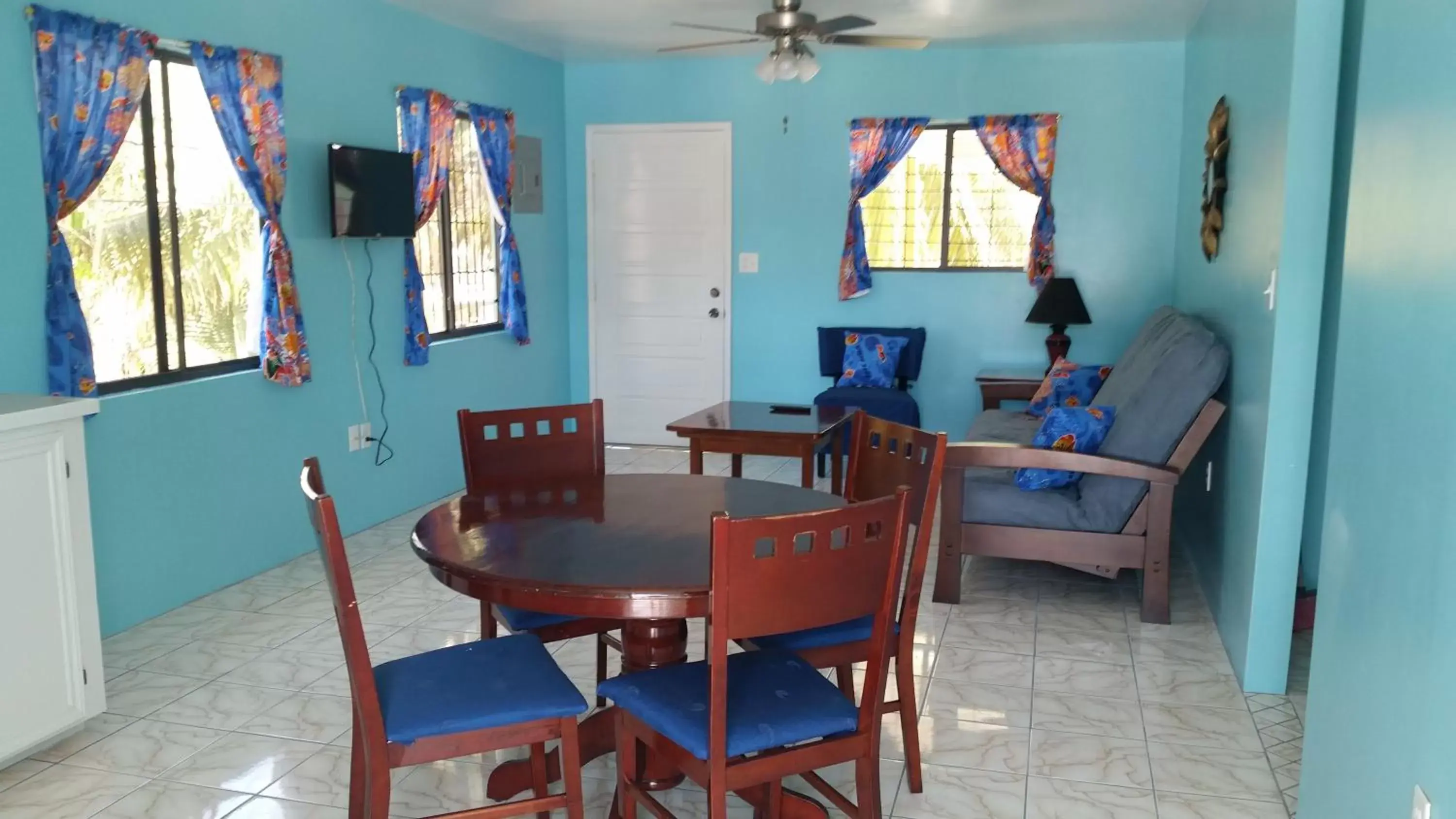Two-Bedroom Holiday Home in Barefoot Beach Belize Two-Bedroom Holiday Home in Barefoot Beach Belize