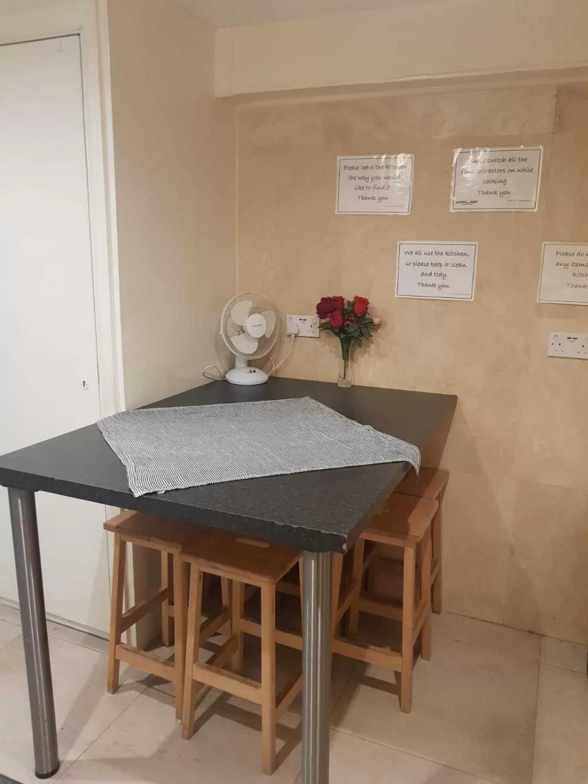 Dining area in Hour Glass Hotel