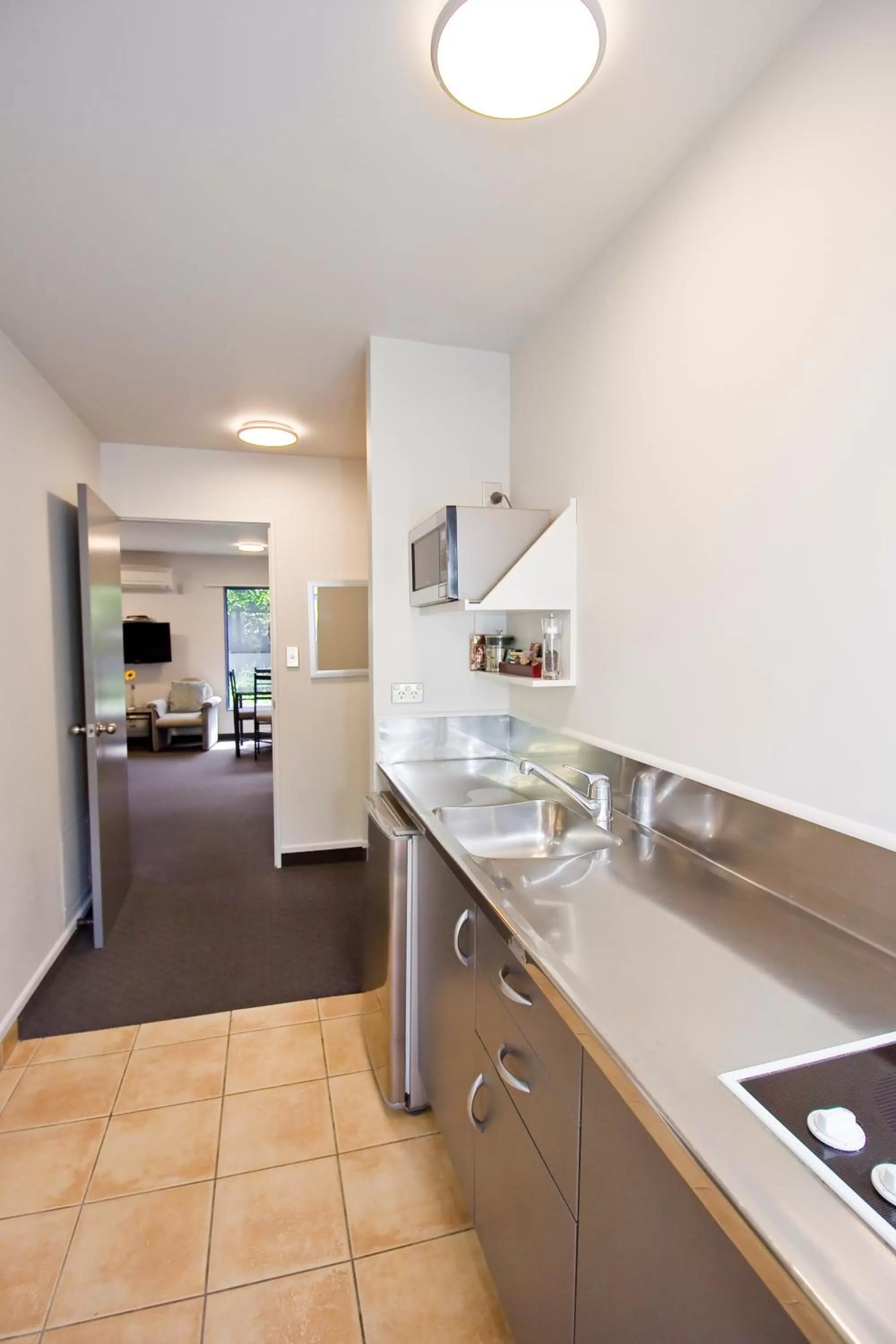 Kitchen or kitchenette in Clearwater Motor Lodge