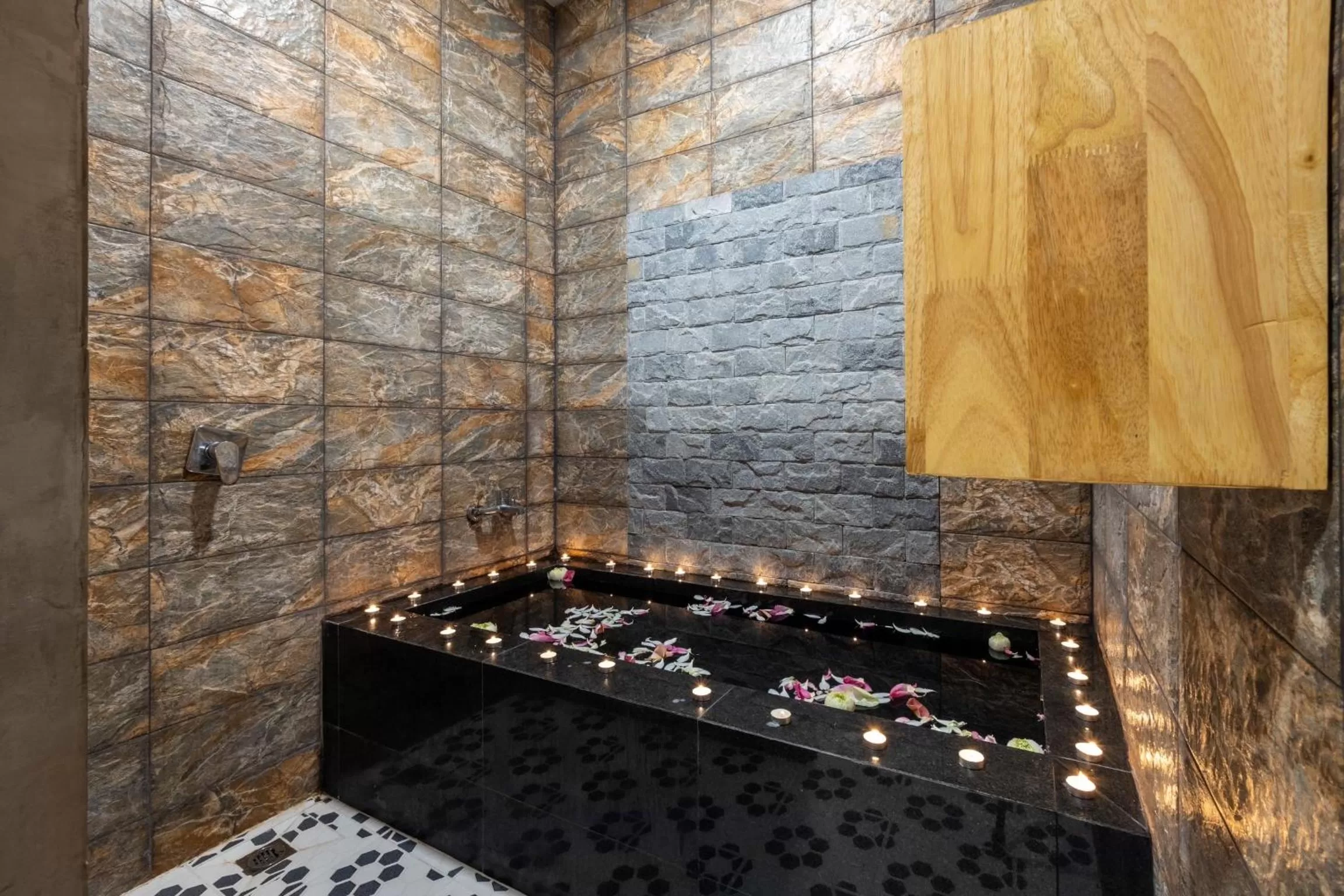 Hot Tub in Nina Angkor Residence