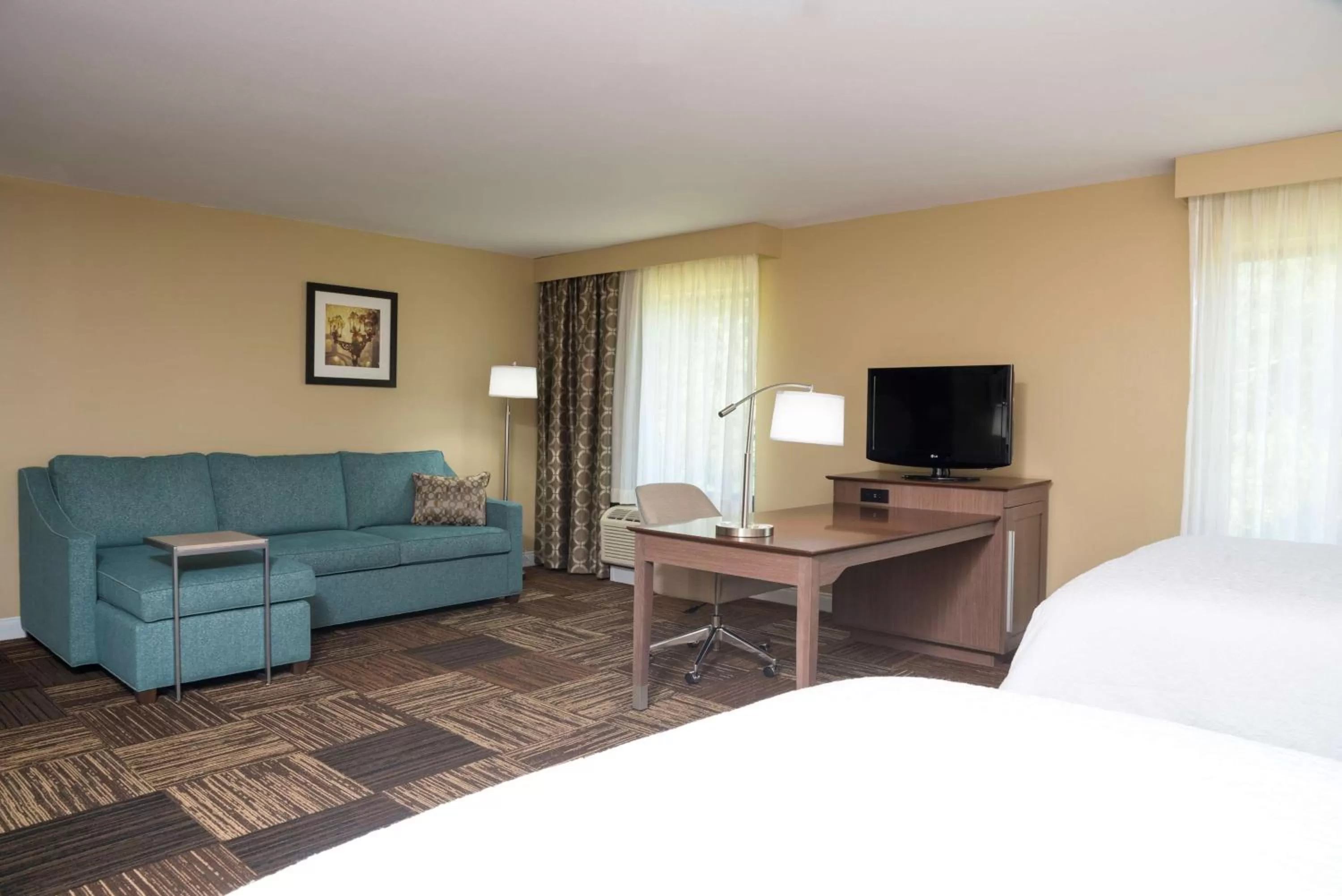 Bed in Hampton Inn & Suites Mansfield South @ I 71