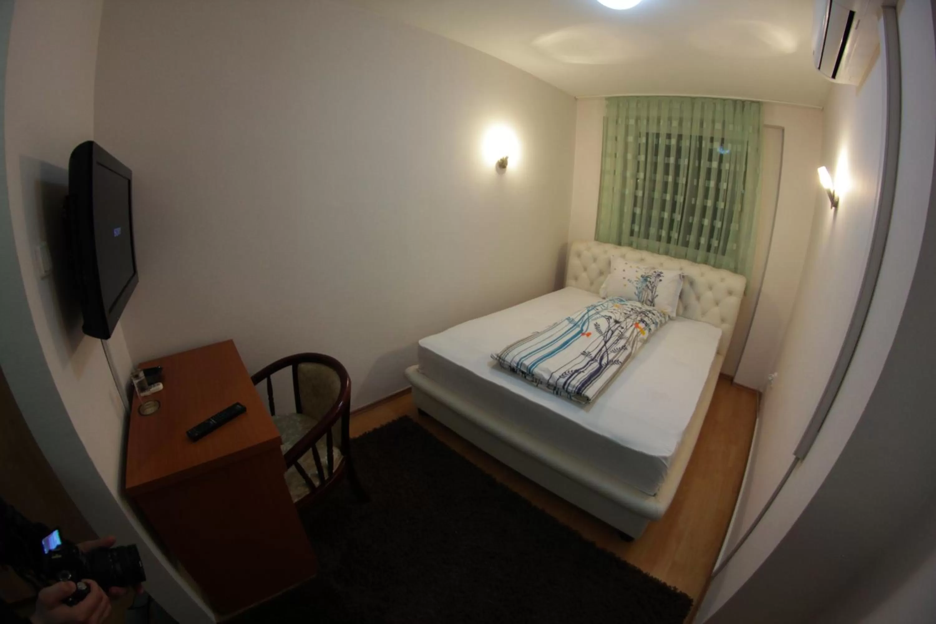 Photo of the whole room, Bed in Hotel Fontana