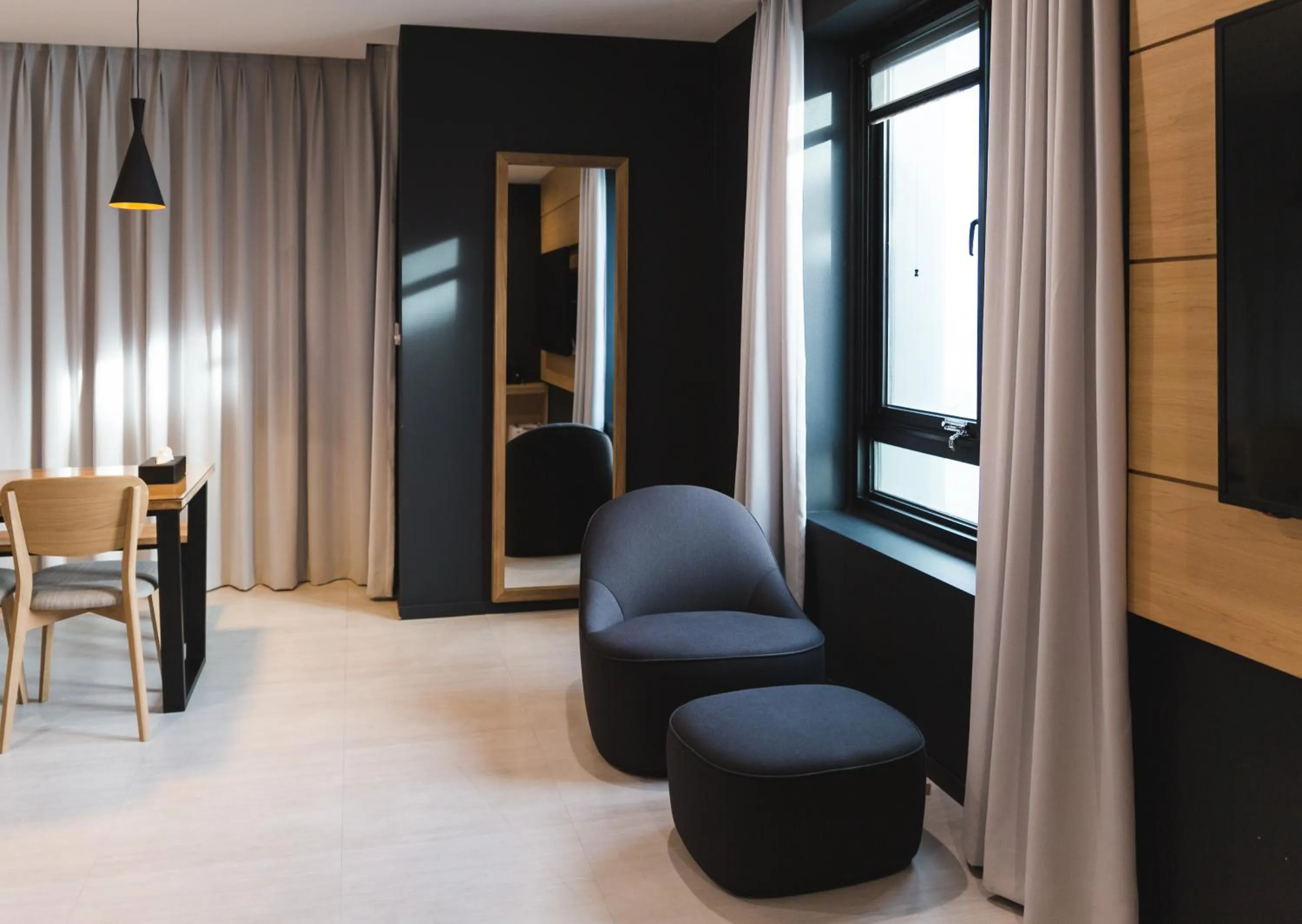 Mipo Oceanside Hotel