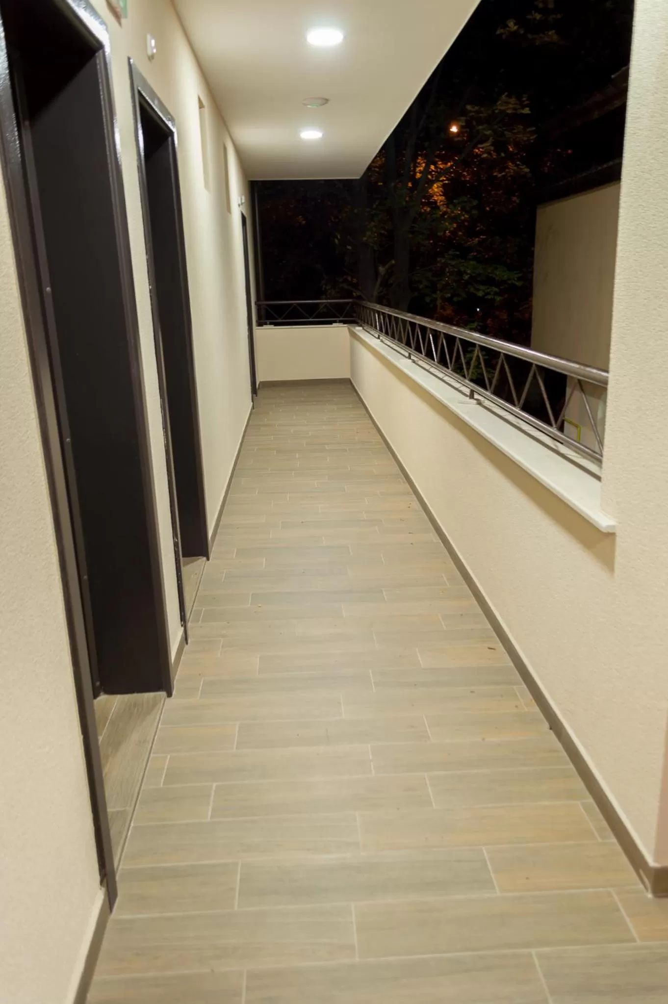 Balcony/Terrace in Complex Friends