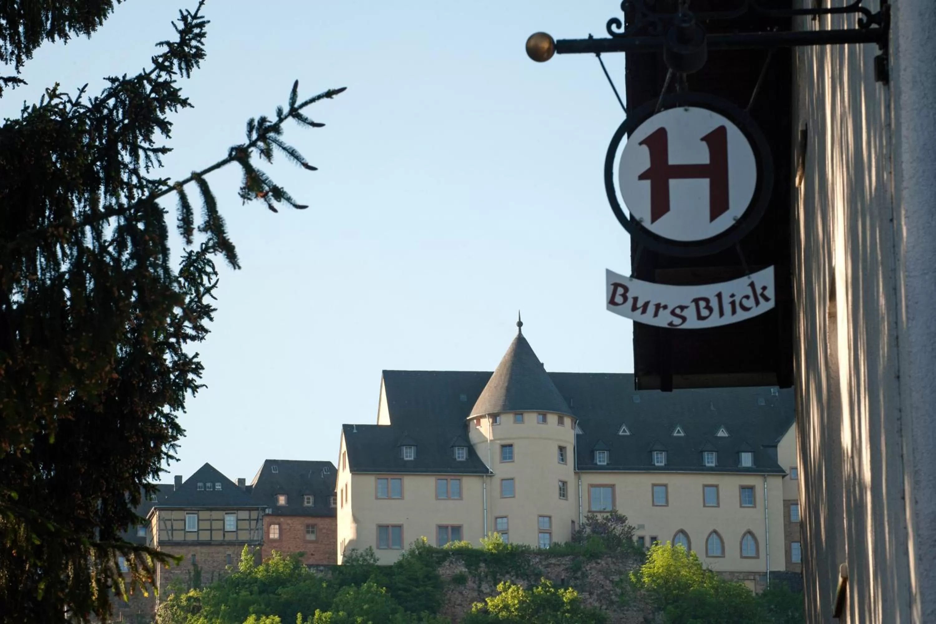 Property building in Land-gut-Hotel BurgBlick
