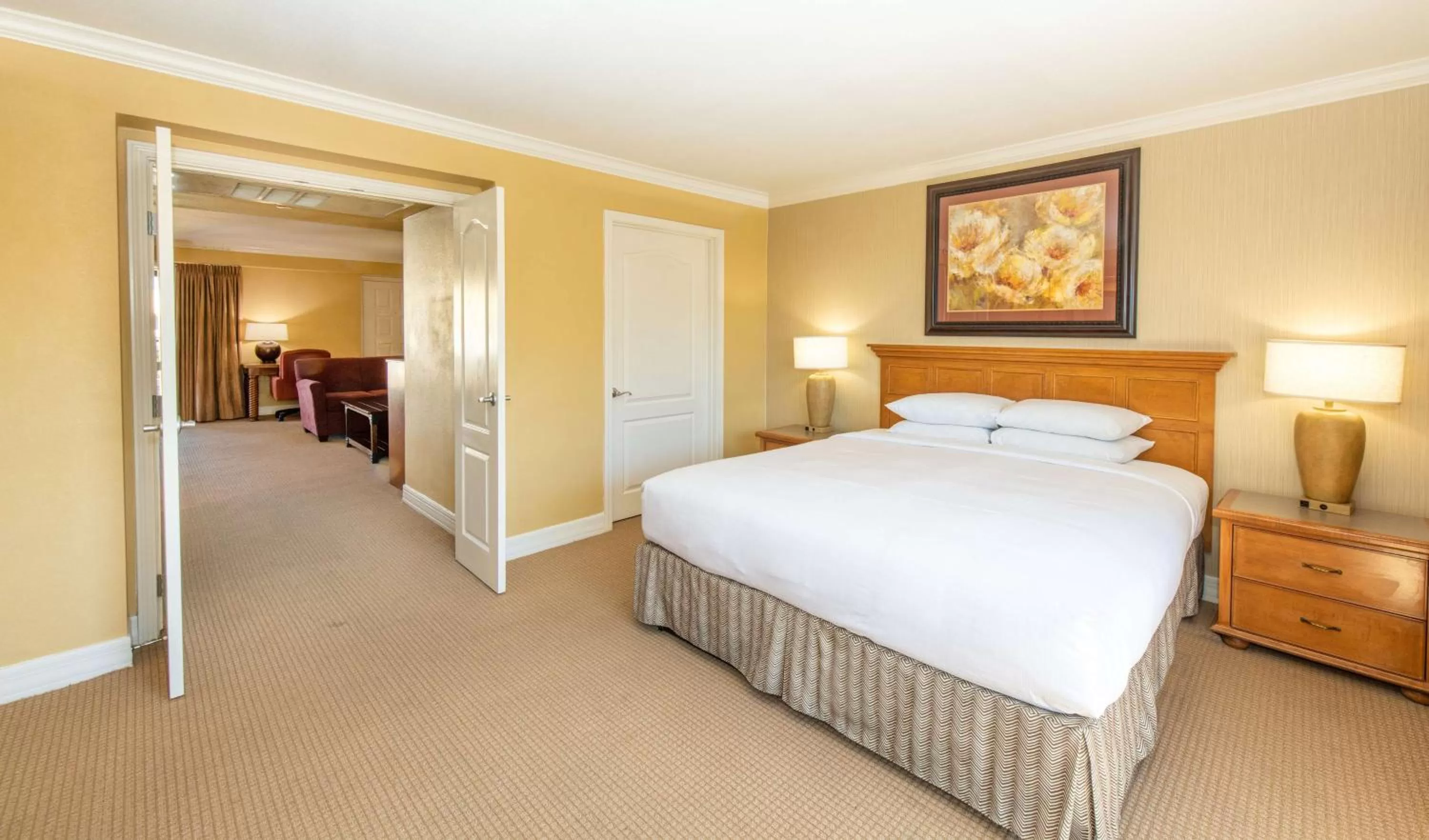 Bed in Hilton Phoenix Resort at the Peak