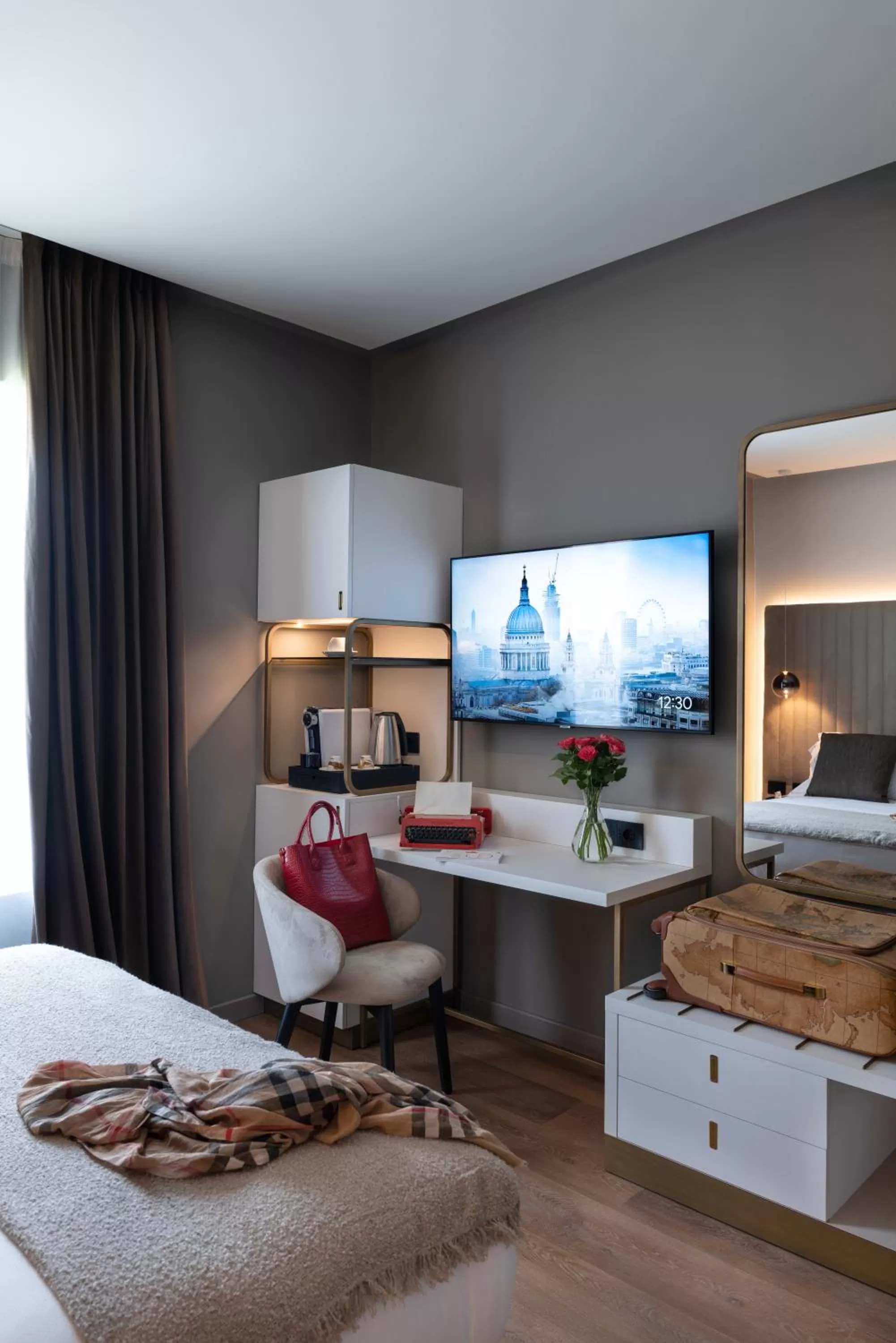 TV and multimedia, Bed in 3T Boutique Hotel