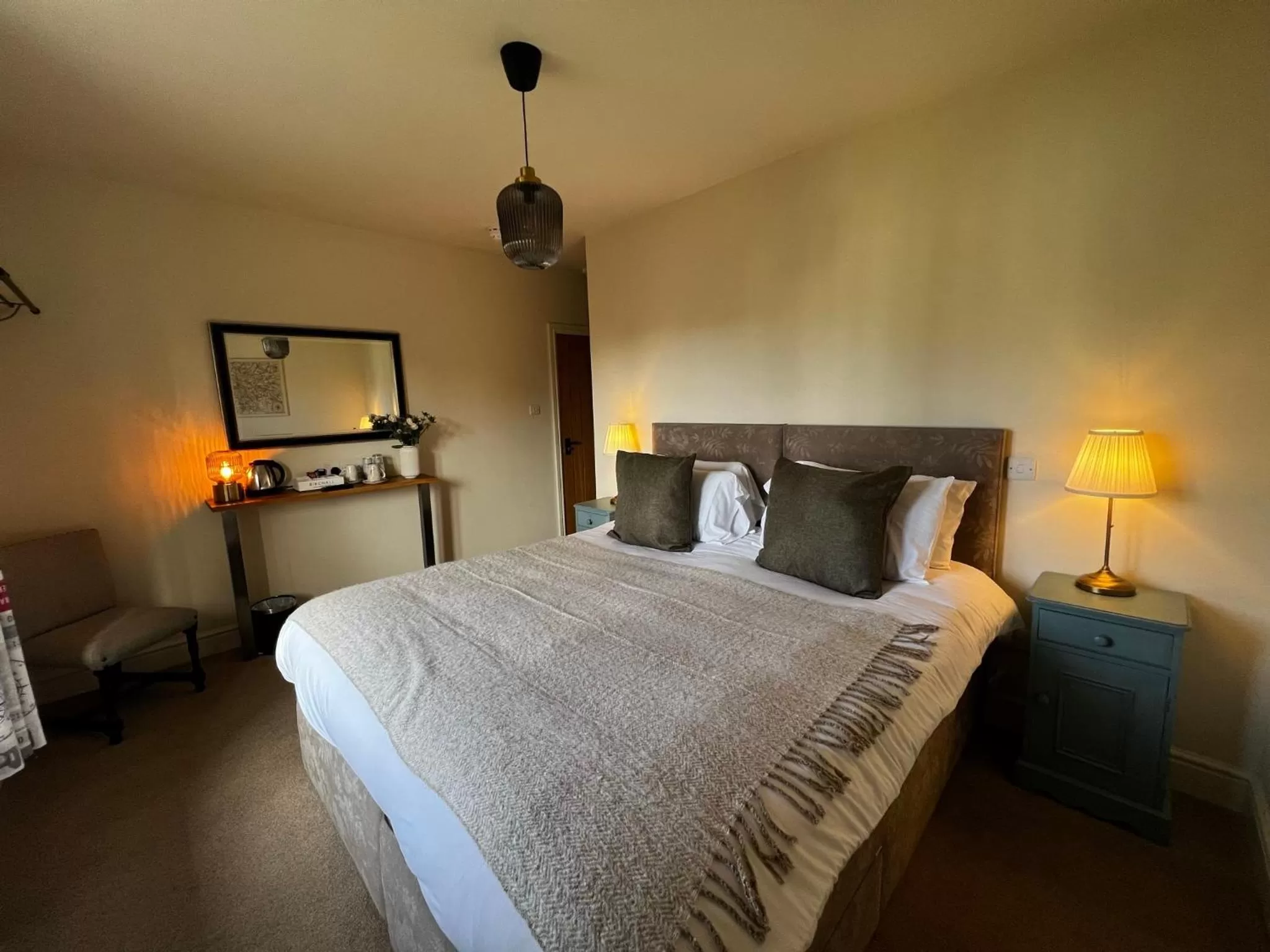 Twin Room with Shower - single occupancy in White Hart