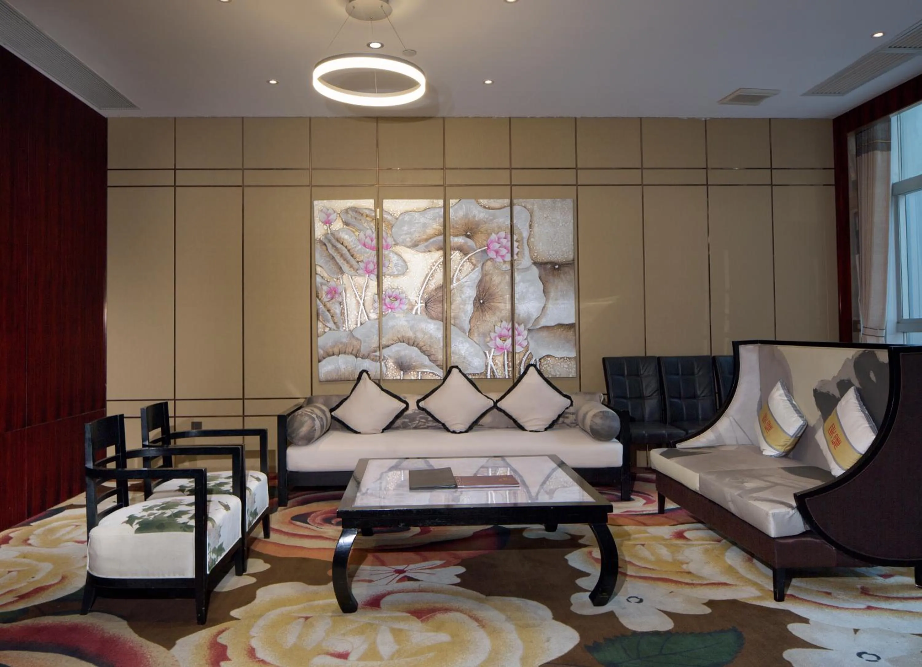 Honder International Hotel