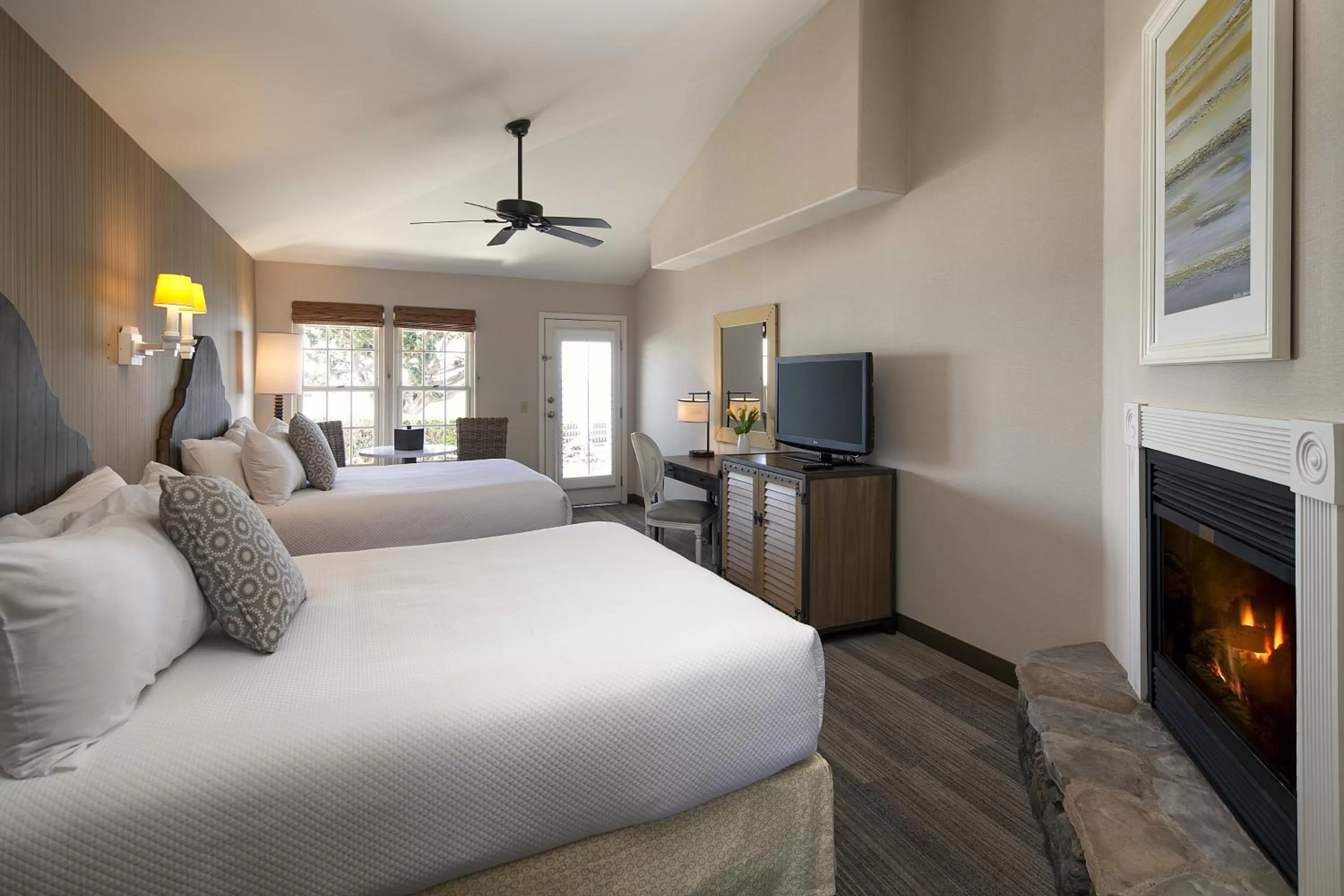 Photo of the whole room, Bed in Cottage Inn by the Sea