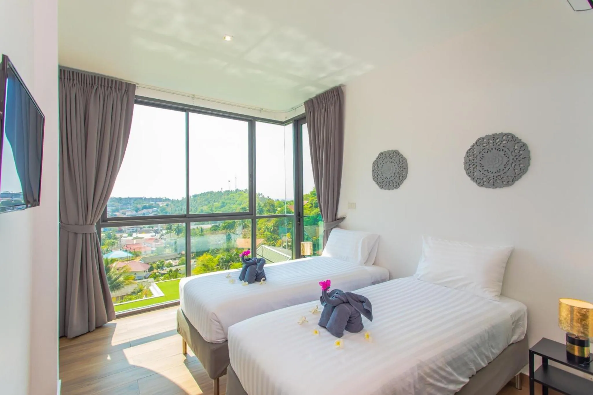 Bedroom, Bed in Baan Saint-Tropez Seaview Villas Kata Beach