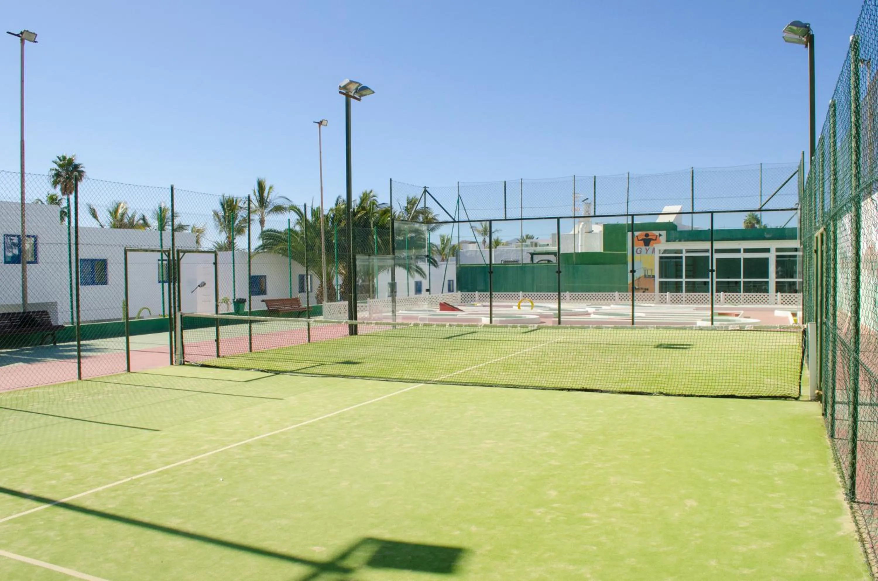 Tennis court in Apartamentos Jable Bermudas
